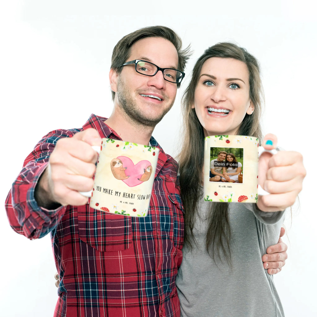 Personalisierte Foto Tasse Faultiere Herz Personalisierte Foto Tasse, Liebe, Partner, Freund, Freundin, Ehemann, Ehefrau, Heiraten, Verlobung, Heiratsantrag, Liebesgeschenk, Jahrestag, Hocheitstag, Mitbringsel, Liebesbeweis, Geschenk für Freundin, Geschenk für Partner, für Männer, Geschenk für Frauen, Hochzeitstag, Valentinstag, für Ehemann