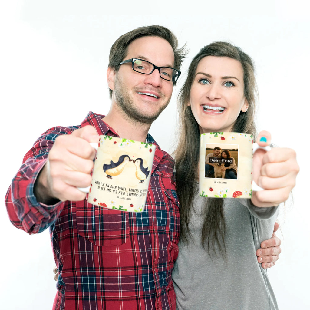 Personalisierte Foto Tasse Pinguine Kuss Personalisierte Foto Tasse, Liebe, Partner, Freund, Freundin, Ehemann, Ehefrau, Heiraten, Verlobung, Heiratsantrag, Liebesgeschenk, Jahrestag, Hocheitstag, für Männer, Mitbringsel, Hochzeitstag, Liebesbeweis, für Ehemann, Geschenk für Frauen, Geschenk für Freundin, Geschenk für Partner, Valentinstag