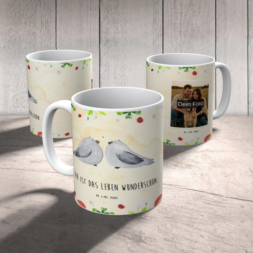 Personalisierte Foto Tasse Turteltauben Liebe Personalisierte Foto Tasse, Liebe, Partner, Freund, Freundin, Ehemann, Ehefrau, Heiraten, Verlobung, Heiratsantrag, Liebesgeschenk, Jahrestag, Hocheitstag, Tauben, Hochzeitstag, Verlobt, Liebesbeweis, Turteltäubchen, Verheiratet, Geschenk Hochzeit, Geschenk Freund, Turteltauben, Verliebt, Geschenk Freundin