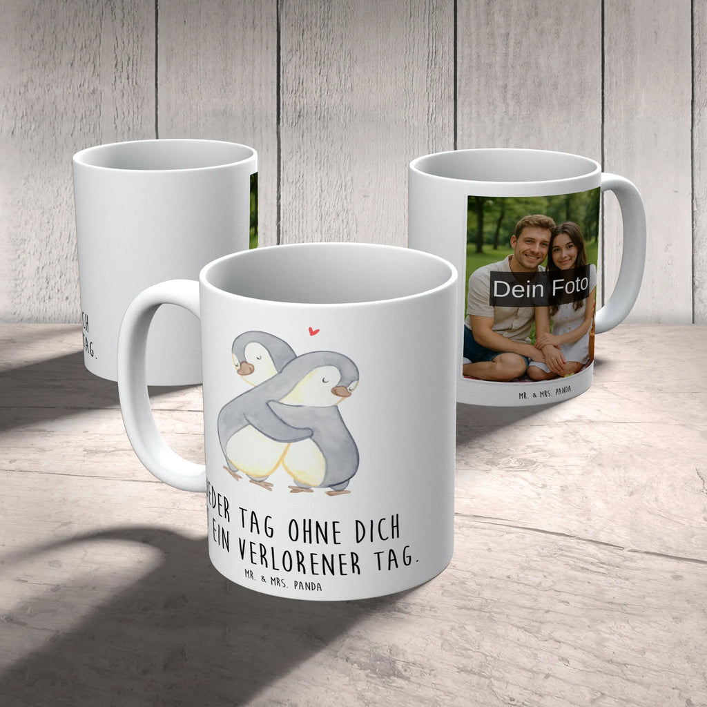 Personalisierte Foto Tasse Pinguine Kuscheln Personalisierte Foto Tasse, Liebe, Partner, Freund, Freundin, Ehemann, Ehefrau, Heiraten, Verlobung, Heiratsantrag, Liebesgeschenk, Jahrestag, Hocheitstag, Mitbringsel, für Männer, Geschenk für Frauen, Valentinstag, für Ehemann, Geschenk für Freundin, Hochzeitstag, Liebesbeweis, Geschenk für Partner