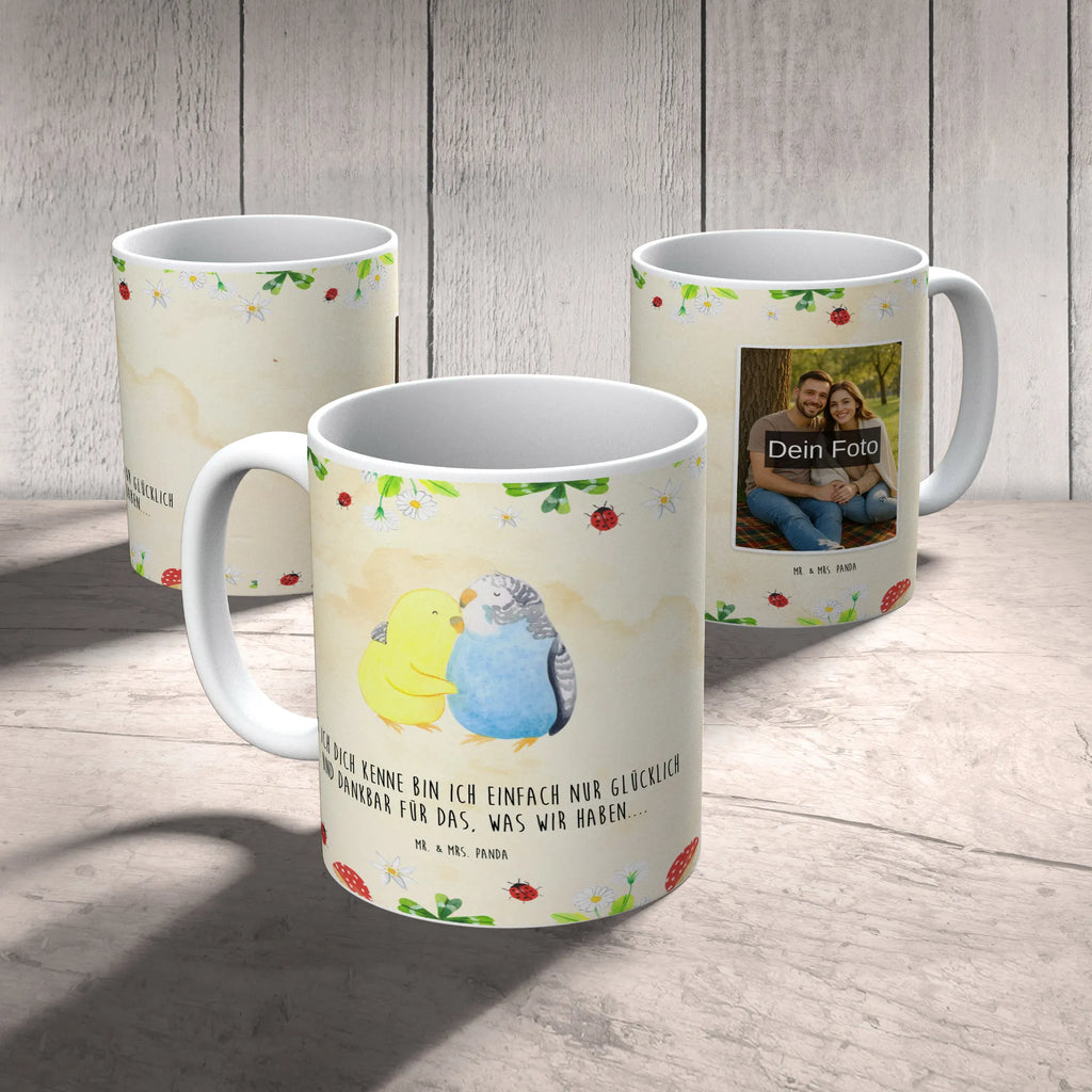 Personalisierte Foto Tasse Wellensittich Liebe Personalisierte Foto Tasse, Liebe, Partner, Freund, Freundin, Ehemann, Ehefrau, Heiraten, Verlobung, Heiratsantrag, Liebesgeschenk, Jahrestag, Hocheitstag, Vertrauen, Vögel, Nähe, Wellensittich, Kuscheln