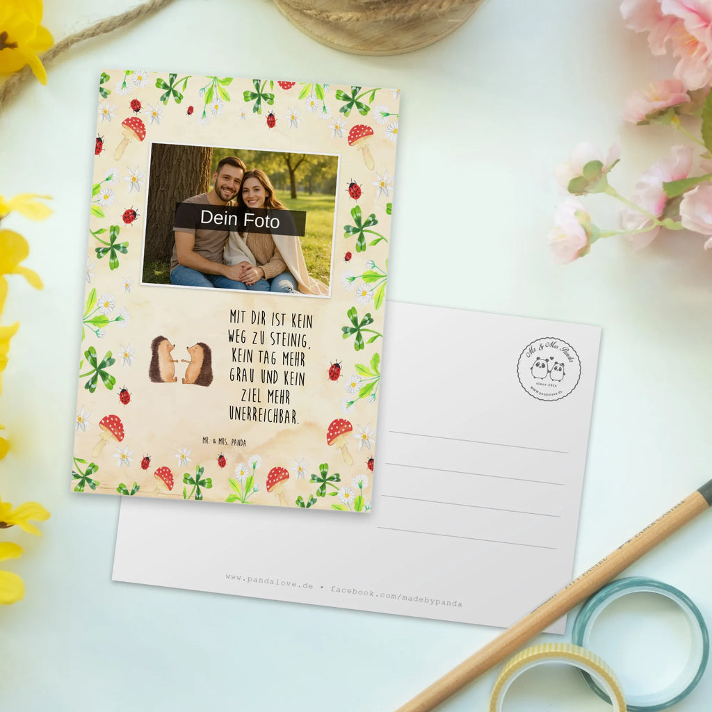 Personalisierte Foto Postkarte Igel Liebe Personalisierte Foto Postkarte, Liebe, Partner, Freund, Freundin, Ehemann, Ehefrau, Heiraten, Verlobung, Heiratsantrag, Liebesgeschenk, Jahrestag, Hocheitstag, Verlobt, Verheiratet, Verliebt, Hochzeit, Liebesbeweis, Geschenk, Hochzeitstag, Igel