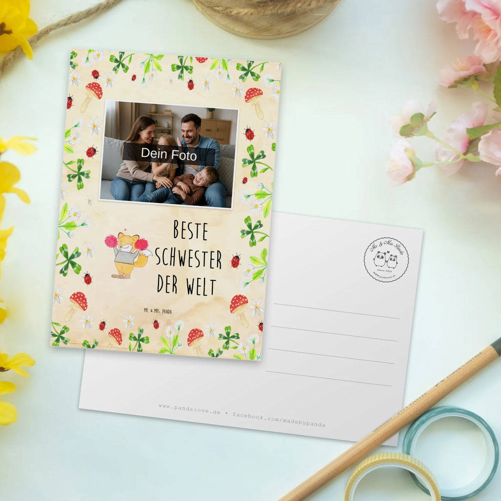 Personalisierte Foto Postkarte Fuchs Beste Schwester der Welt Personalisierte Foto Postkarte, für, Dankeschön, Geschenk, Schenken, Geburtstag, Geburtstagsgeschenk, Geschenkidee, Danke, Bedanken, Mitbringsel, Freude machen, Geschenktipp, Schwester, Geschwister, Schwesterherz, Sister, Familie, Kleinigkeit, Beste, Tochter