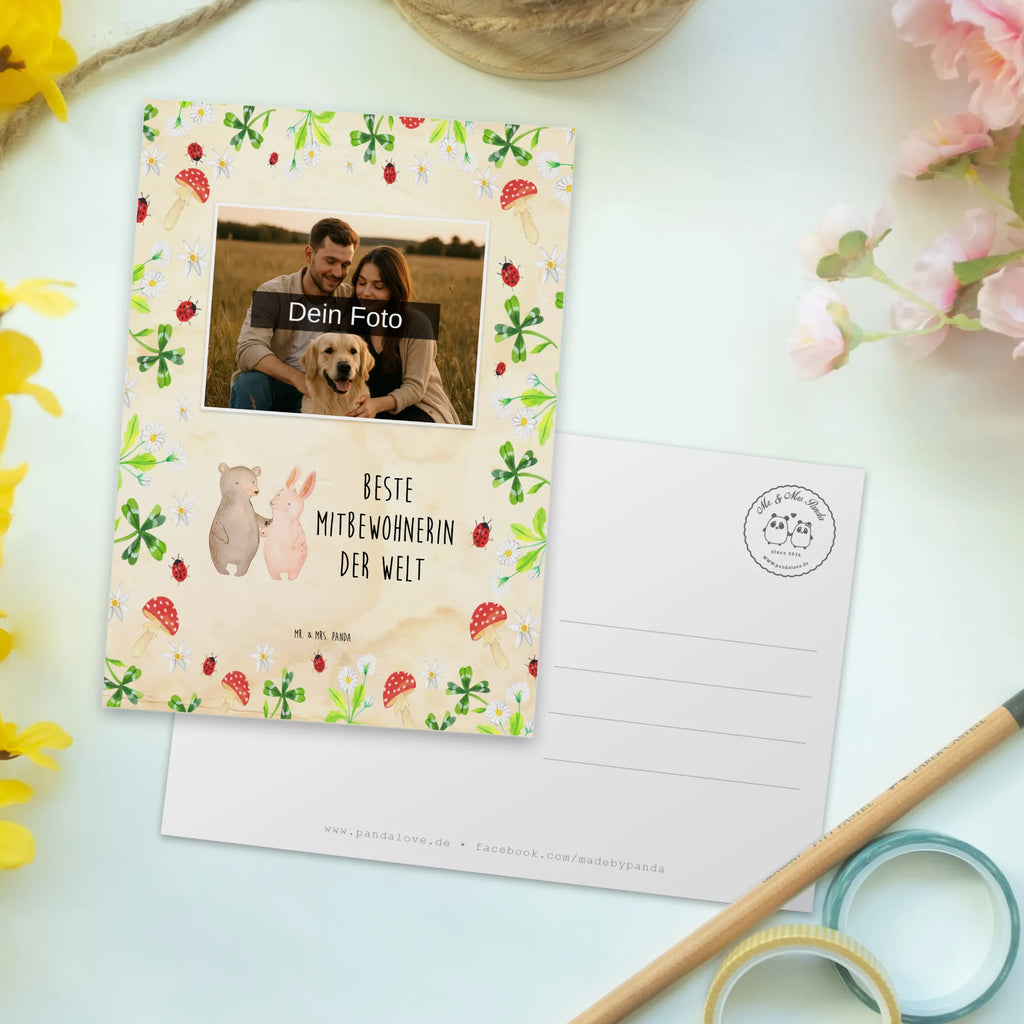 Personalisierte Foto Postkarte Hase Beste Mitbewohnerin der Welt Personalisierte Foto Postkarte, für, Dankeschön, Geschenk, Schenken, Geburtstag, Geburtstagsgeschenk, Geschenkidee, Danke, Bedanken, Mitbringsel, Freude machen, Geschenktipp, Mitbewohnerin, WG, Zimmernachbarin, Wohngemeinschaft, WG-Bewohnerin, Zimmerkollegin, Zimmergenossin, Stubenkameradin