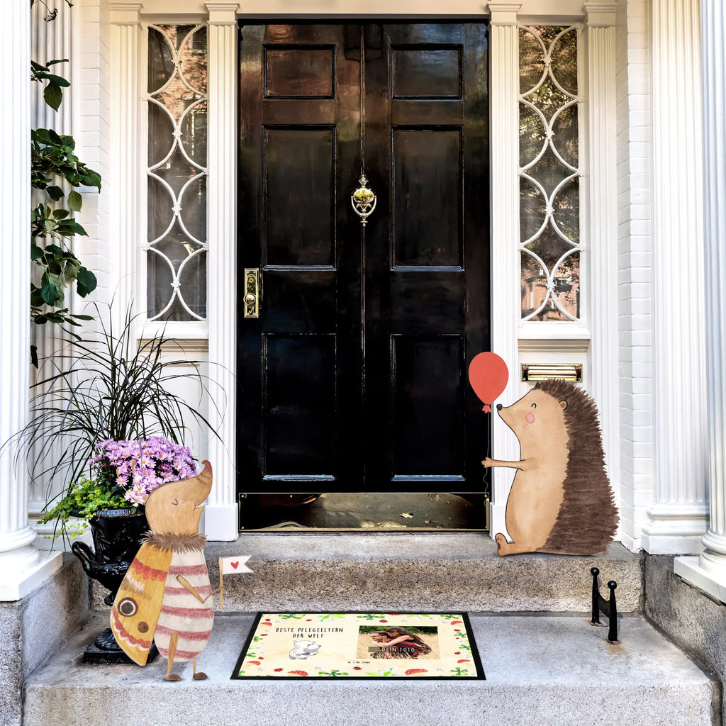 Personalized Photo Doormat panda Best foster parents in the world Personalisierte Foto Fußmatte, für, Dankeschön, Geschenk, Schenken, Geburtstag, Geburtstagsgeschenk, Geschenkidee, Danke, Bedanken, Mitbringsel, Freude machen, Geschenktipp, Pflegeeltern, Pflegekind, Adoption, Eltern, Mama, Papa, Mami, Papi, Familie, Elternpaar, Mama und Papa