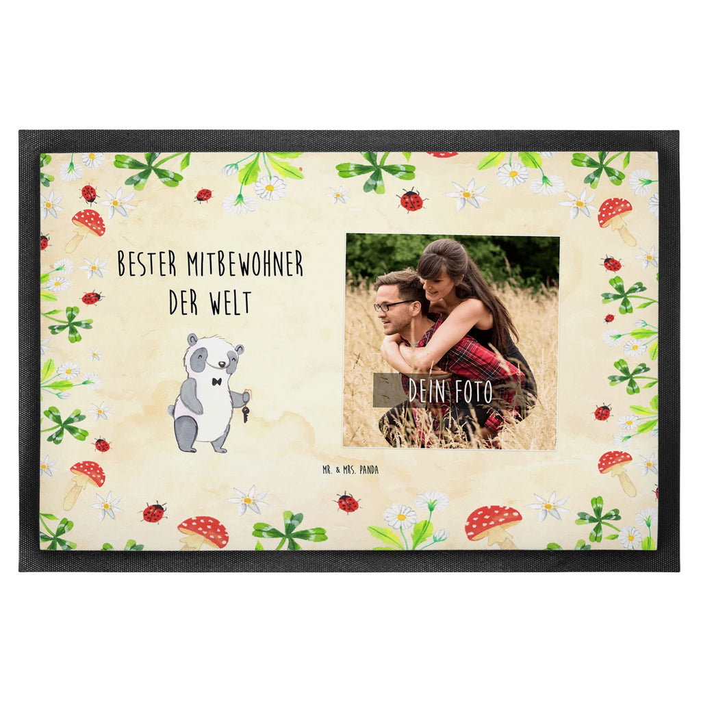Personalisierte Foto Fußmatte Panda Bester Mitbewohner der Welt Personalisierte Foto Fußmatte, für, Dankeschön, Geschenk, Schenken, Geburtstag, Geburtstagsgeschenk, Geschenkidee, Danke, Bedanken, Mitbringsel, Freude machen, Geschenktipp, Mitbewohner, WG, Zimmernachbar, Wohngemeinschaft, WG-Bewohner, Zimmerkollege, Zimmergenosse, Stubenkamerad