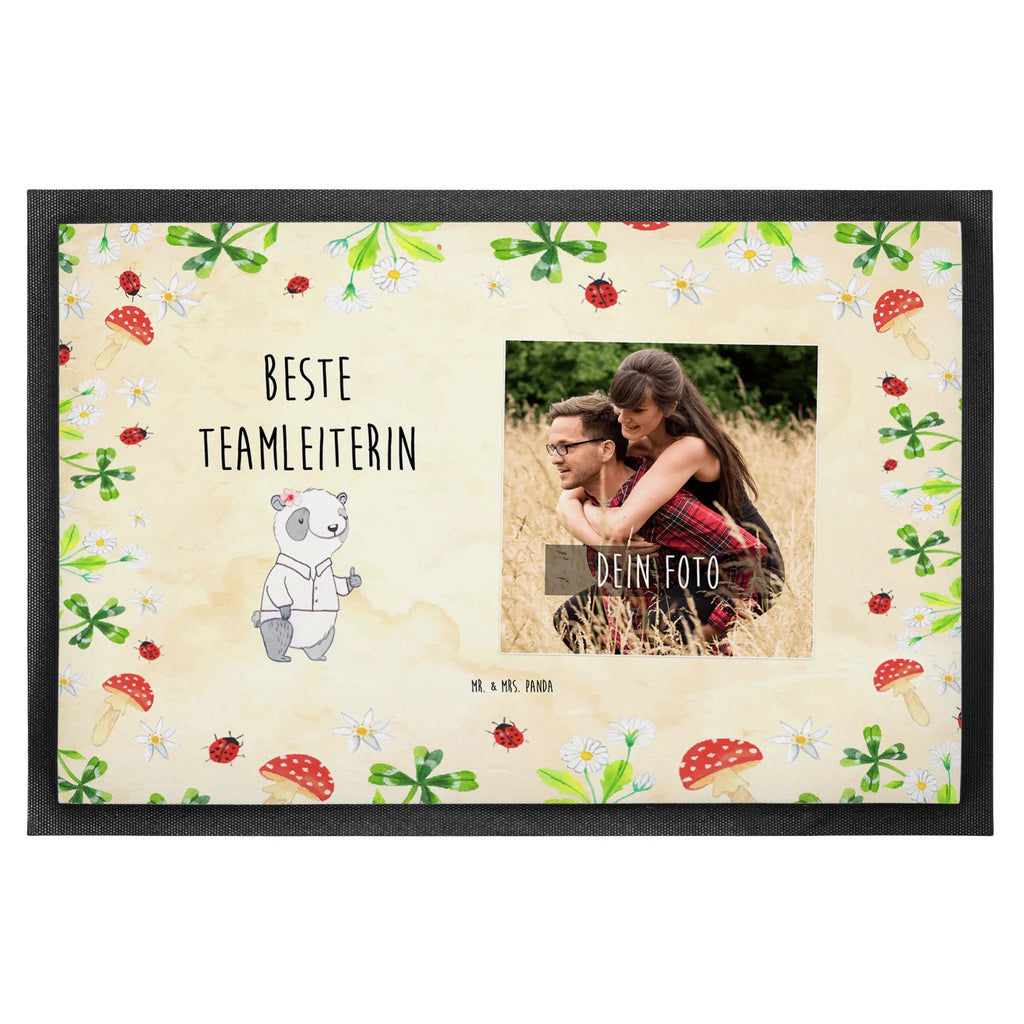 Personalized Photo Doormat panda Best Team Leader Personalisierte Foto Fußmatte, für, Dankeschön, Geschenk, Schenken, Geburtstag, Geburtstagsgeschenk, Geschenkidee, Danke, Bedanken, Mitbringsel, Freude machen, Geschenktipp, Teamleiterin, Seminarleiterin, Gruppenleiterin, Leiterin, Kollegin, Chefin, Vorgesetzte, Abschied, Abschiedsgeschenk, Ruhestand