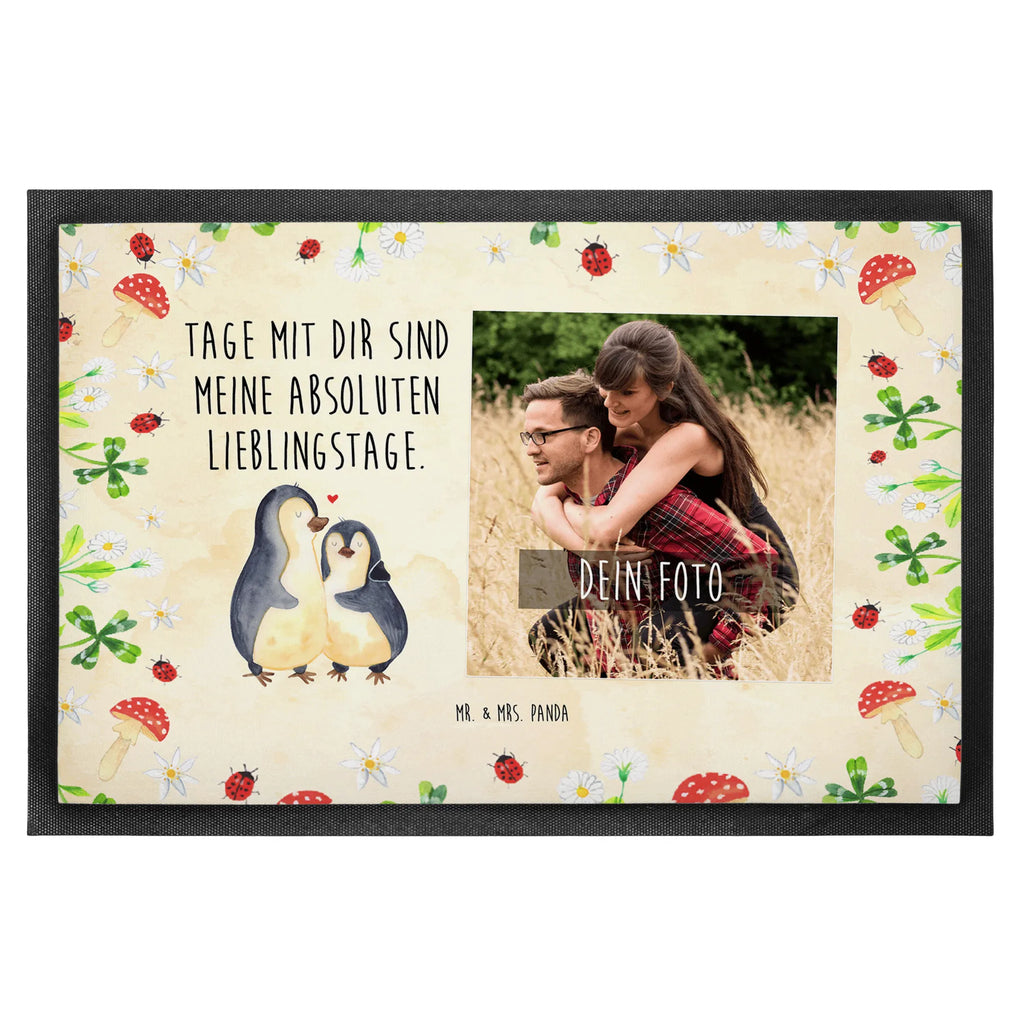 Personalisierte Foto Fußmatte Pinguin umarmen Personalisierte Foto Fußmatte, Pinguin, Liebe, Liebespaar, Liebesbeweis, Liebesgeschenk, Verlobung, Jahrestag, Hochzeitstag, Hochzeit, Hochzeitsgeschenk