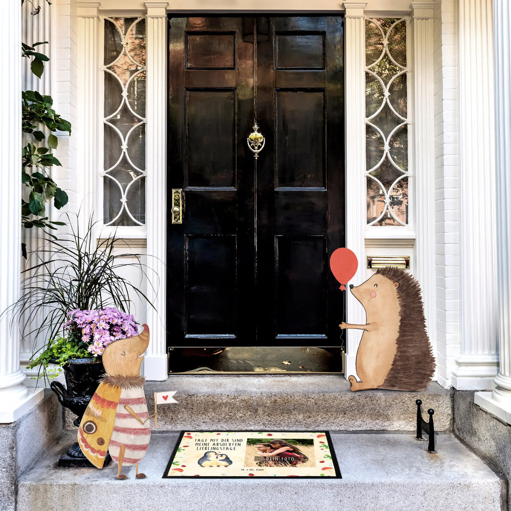 Personalisierte Foto Fußmatte Pinguin umarmen Personalisierte Foto Fußmatte, Pinguin, Liebe, Liebespaar, Liebesbeweis, Liebesgeschenk, Verlobung, Jahrestag, Hochzeitstag, Hochzeit, Hochzeitsgeschenk