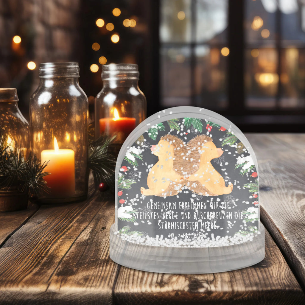 Schneekugel Igel händchenhaltend Schneekugel Mit Stadtmotiv, Schneekugel Für Erwachsene, Schneekugel Für Kinder, Schneekugel Mit Tannenbaum, Schneekugel Mit Figur, Schneekugel Mit Schnee-Effekt, Geschenkidee Schneekugel, Schneekugeln, Schneekugel Handgemacht, Schneekugel Mit Engel, Schneekugel Als Geschenk, Schneekugel Für Sammler, Deko Schneekugel, Schneekugel Mit Weihnachtsmann, Schneekugel Mit Motiv, Schneekugel Mit Licht, Mini Schneekugel, Schüttelkugel, Schneekugel Mit Tiermotiv, Schneekugel Für Deko, Schneekugel Nostalgisch, Schneekugel Aus Glas, Schneekugel Mit Schneemann, Schneekugel Mit Spieluhr, XXL Schneekugel, Weihnachtskugel, Glaskugel Mit Schnee, Schneekugel Romantisch, Schneekugel Mit Herz, Schneekugel Klein, Schneekugel Groß, Schneekugel Modern, Schneekugel Weihnachten, Schneekugel Aus Kunststoff, Winterdeko Kugel, Schneekugel Für Advent, Schneekugel, Schneekugel Mit Glitzer, Schneekugel Klassisch, Schneekugel Für Weihnachten, Schneekugel Mit Haus, Winterkugel, Schneekugel Mit Musik, Schneekugel Vintage, Liebe, Partner, Freund, Freundin, Ehemann, Ehefrau, Heiraten, Verlobung, Heiratsantrag, Liebesgeschenk, Jahrestag, Hocheitstag, Lieblingsmensch, Igelliebe, Liebesbotschaft, Geschenk für zwei, Gemeinsamkeit, Love, Liebesbeweis, große Liebe, Hochzeit, Igel, Hand in Hand
