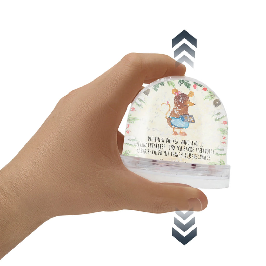 Schneekugel Maus Kekse Schneekugeln, Schneekugel Für Kinder, Schneekugel Mit Musik, Weihnachtskugel, Geschenkidee Schneekugel, Schneekugel Mit Tannenbaum, Schneekugel Weihnachten, Schneekugel Für Advent, Winterdeko Kugel, Schneekugel Mit Licht, Schneekugel Mit Motiv, Schneekugel Romantisch, Schneekugel Mit Figur, Schneekugel Mit Schnee-Effekt, Schneekugel Mit Haus, Schneekugel Mit Glitzer, Winterkugel, Schneekugel Mit Schneemann, Schneekugel Aus Glas, Schneekugel Als Geschenk, Schneekugel Handgemacht, Schneekugel Mit Tiermotiv, Schneekugel Für Weihnachten, Schüttelkugel, Schneekugel Nostalgisch, Schneekugel Mit Engel, Schneekugel Mit Herz, Schneekugel Vintage, Schneekugel Klassisch, Schneekugel Für Sammler, Glaskugel Mit Schnee, Schneekugel Groß, XXL Schneekugel, Schneekugel Modern, Schneekugel Klein, Deko Schneekugel, Schneekugel Mit Stadtmotiv, Schneekugel, Schneekugel Mit Weihnachtsmann, Schneekugel Aus Kunststoff, Mini Schneekugel, Schneekugel Für Deko, Schneekugel Für Erwachsene, Schneekugel Mit Spieluhr, Winter, Weihnachten, Weihnachtsdeko, Nikolaus, Advent, Heiligabend, Wintermotiv, Plätzchen, Maus, Kekse, Weihnachtsbäckerei, Chaosqueen, backen, Weihnachtskekse