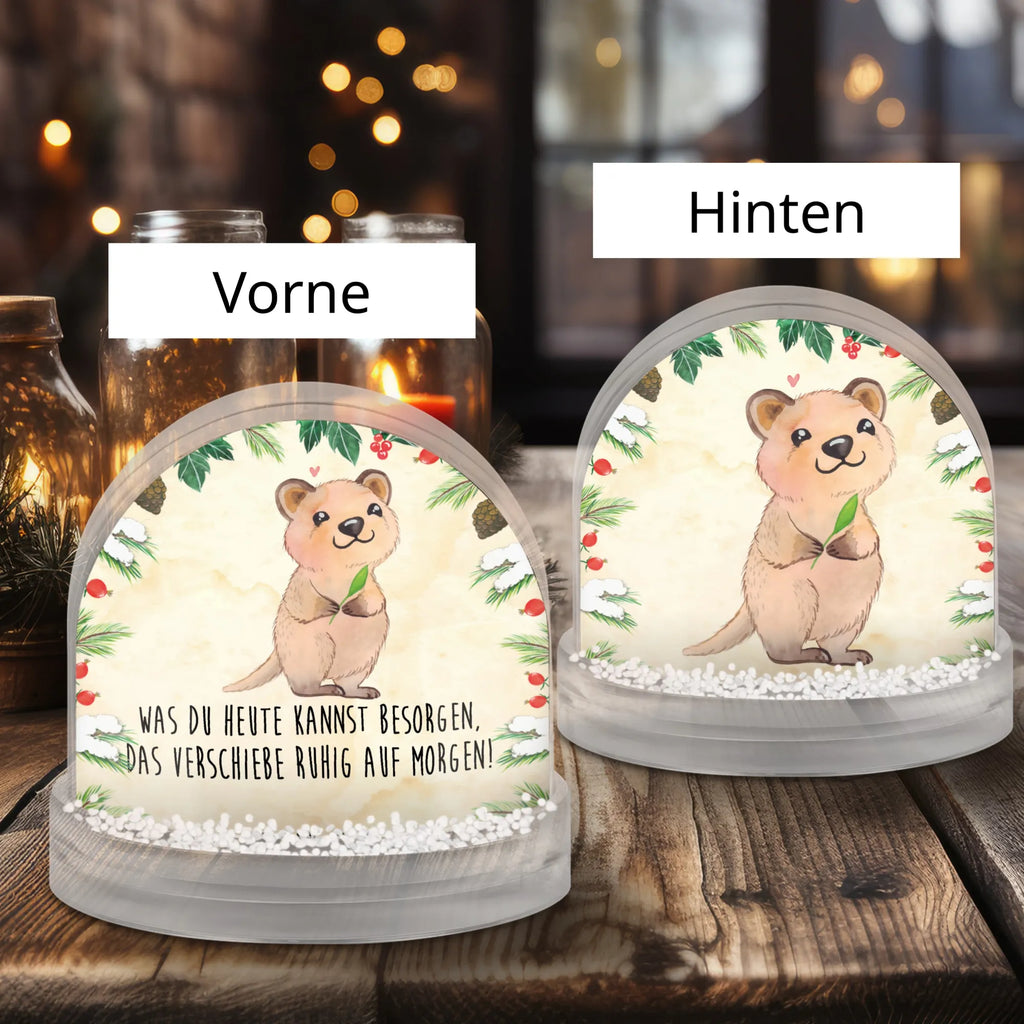 Snow globe Quokka Happy Schneekugel Nostalgisch, XXL Schneekugel, Schneekugel Mit Motiv, Schneekugel Für Erwachsene, Schneekugel Mit Schneemann, Schneekugel Für Weihnachten, Weihnachtskugel, Schneekugel Klassisch, Mini Schneekugel, Schneekugel Aus Kunststoff, Schüttelkugel, Schneekugeln, Schneekugel Mit Engel, Schneekugel Für Deko, Deko Schneekugel, Glaskugel Mit Schnee, Schneekugel Romantisch, Schneekugel Mit Spieluhr, Schneekugel Aus Glas, Schneekugel Mit Schnee-Effekt, Schneekugel Mit Herz, Schneekugel Mit Stadtmotiv, Schneekugel Für Advent, Schneekugel Mit Haus, Schneekugel Mit Tiermotiv, Schneekugel Für Kinder, Schneekugel Mit Musik, Winterdeko Kugel, Schneekugel Mit Glitzer, Schneekugel Mit Weihnachtsmann, Schneekugel Klein, Winterkugel, Schneekugel Groß, Schneekugel Als Geschenk, Schneekugel Mit Licht, Schneekugel Vintage, Schneekugel Handgemacht, Schneekugel Mit Tannenbaum, Schneekugel Modern, Geschenkidee Schneekugel, Schneekugel Für Sammler, Schneekugel, Schneekugel Weihnachten, Schneekugel Mit Figur, Tiermotive, Gute Laune, lustige Sprüche, Tiere, Niedliches Tier, Verschieben, Lustiger Spruch, Dinge erledigen, Aufschieberitis, Quokka