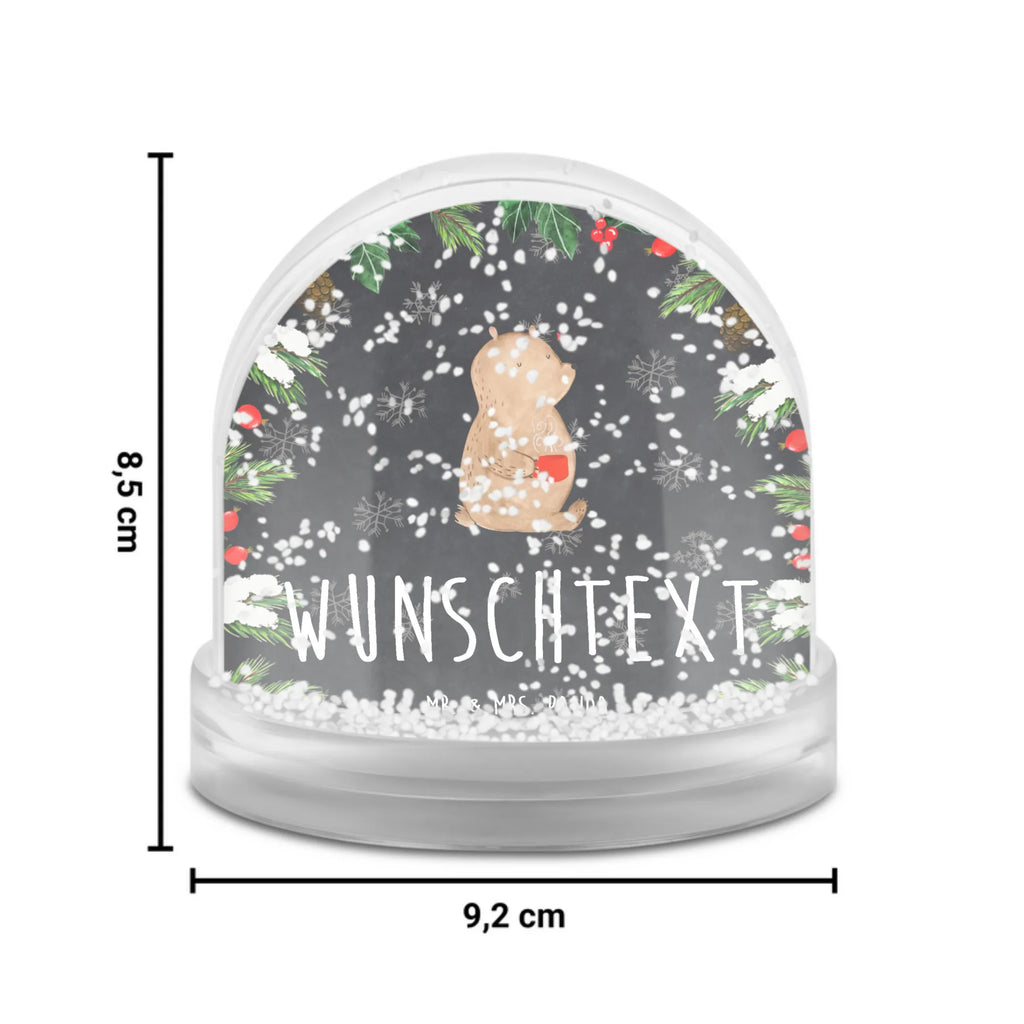 Personalisierte Schneekugel Bär Kaffee Schneekugel Mit Initialen, Schneekugel Mit Spruch, Schneekugel Mit Stadtmotiv Und Namen, Schneekugel Für Erwachsene Mit Namen, Schneekugel Für Sammler Personalisiert, Schneekugel Mit Text, Personalisierte Schneekugel, Moderne Schneekugel Mit Text, Schneekugel Für Paare Mit Gravur, Schneekugel Mit Tiermotiv Und Wunschtext, Winterkugel Mit Wunschtext, Schneekugel Selbst Gestalten, Schneekugel Mit Figur Und Gravur, Schneekugel Mit Spieluhr Und Gravur, Schneekugel Mit Licht Und Wunschtext, Schneekugel Mit Datum, Klassische Schneekugel Mit Namen, Schneekugel Als Geschenk Mit Namen, Weihnachtskugel Mit Wunschtext, Geschenkidee Schneekugel Mit Namen, Schneekugel Mit Liebevollem Text, Schneekugel Für Kinder Mit Wunschtext, Schneekugel Mit Wunschtext, Schneekugel Mit Namen, Schneekugel Mit Herz Und Namen, Romantische Schneekugel Mit Wunschtext, Schneekugel Mit Gravur, Schneekugel Weihnachten Mit Namen, Glaskugel Mit Namen, Bär, Teddy, Teddybär, Coffee, guten Morgen, Welt erobern, Welt retten, Morgenroutine, Kaffee, Motivation, Bären