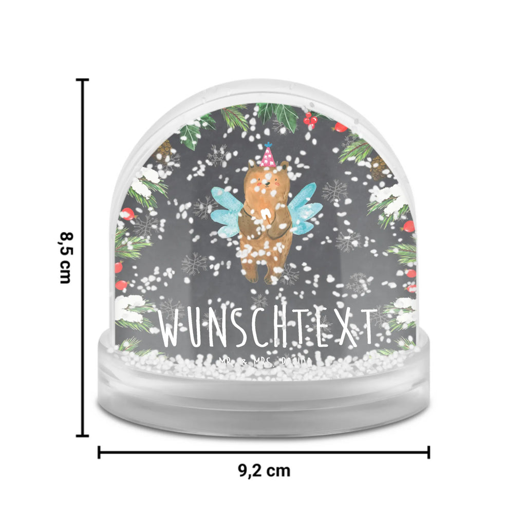 Personalisierte Schneekugel Bär Zahnfee Schneekugel Mit Text, Winterkugel Mit Wunschtext, Schneekugel Für Paare Mit Gravur, Schneekugel Mit Datum, Schneekugel Für Sammler Personalisiert, Glaskugel Mit Namen, Weihnachtskugel Mit Wunschtext, Schneekugel Mit Gravur, Moderne Schneekugel Mit Text, Schneekugel Mit Licht Und Wunschtext, Schneekugel Mit Stadtmotiv Und Namen, Geschenkidee Schneekugel Mit Namen, Schneekugel Mit Spieluhr Und Gravur, Schneekugel Als Geschenk Mit Namen, Schneekugel Mit Wunschtext, Schneekugel Für Kinder Mit Wunschtext, Schneekugel Mit Spruch, Schneekugel Weihnachten Mit Namen, Schneekugel Mit Figur Und Gravur, Schneekugel Mit Namen, Romantische Schneekugel Mit Wunschtext, Schneekugel Selbst Gestalten, Schneekugel Mit Initialen, Schneekugel Mit Liebevollem Text, Personalisierte Schneekugel, Schneekugel Für Erwachsene Mit Namen, Schneekugel Mit Tiermotiv Und Wunschtext, Schneekugel Mit Herz Und Namen, Klassische Schneekugel Mit Namen, Bär, Teddy, Teddybär, Zahnfee, Milchzahn, Fee, Erster Zahn