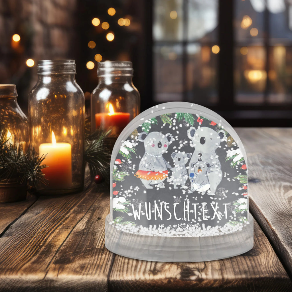 Personalized Snow Globe Koala Family Winterkugel Mit Wunschtext, Schneekugel Für Paare Mit Gravur, Weihnachtskugel Mit Wunschtext, Personalisierte Schneekugel, Schneekugel Mit Text, Schneekugel Als Geschenk Mit Namen, Schneekugel Mit Initialen, Geschenkidee Schneekugel Mit Namen, Schneekugel Mit Figur Und Gravur, Schneekugel Für Kinder Mit Wunschtext, Glaskugel Mit Namen, Schneekugel Mit Gravur, Schneekugel Mit Namen, Romantische Schneekugel Mit Wunschtext, Schneekugel Selbst Gestalten, Schneekugel Mit Liebevollem Text, Schneekugel Mit Datum, Schneekugel Für Erwachsene Mit Namen, Klassische Schneekugel Mit Namen, Moderne Schneekugel Mit Text, Schneekugel Für Sammler Personalisiert, Schneekugel Mit Tiermotiv Und Wunschtext, Schneekugel Mit Wunschtext, Schneekugel Mit Spieluhr Und Gravur, Schneekugel Mit Stadtmotiv Und Namen, Schneekugel Mit Spruch, Schneekugel Mit Herz Und Namen, Schneekugel Weihnachten Mit Namen, Schneekugel Mit Licht Und Wunschtext, Familie, Vatertag, Muttertag, Bruder, Schwester, Mama, Papa, Oma, Opa, Familienleben, Koalas, Koala, Geschwister, Kinder, Family