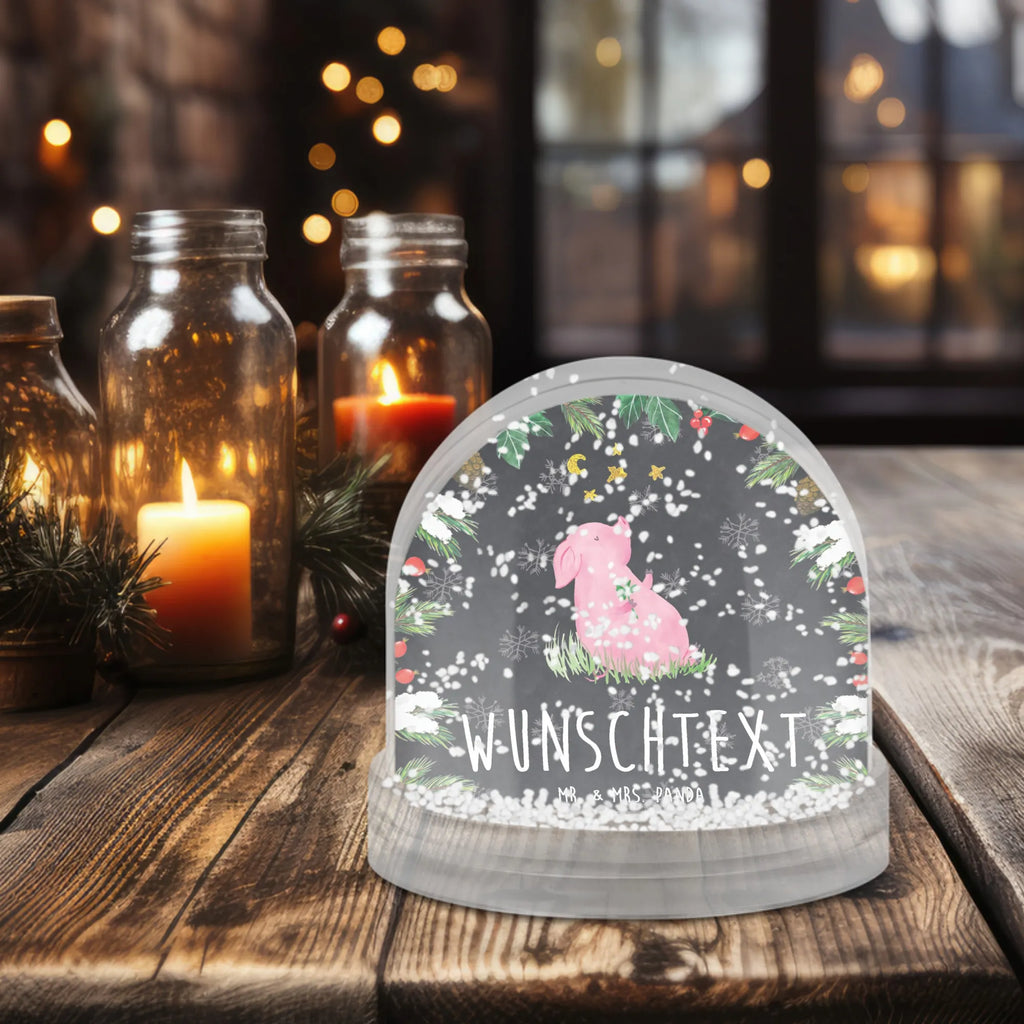 Personalisierte Schneekugel Schwein Glück Geschenkidee Schneekugel Mit Namen, Winterkugel Mit Wunschtext, Schneekugel Mit Gravur, Schneekugel Mit Namen, Schneekugel Für Paare Mit Gravur, Moderne Schneekugel Mit Text, Schneekugel Für Erwachsene Mit Namen, Schneekugel Mit Liebevollem Text, Schneekugel Mit Spruch, Schneekugel Als Geschenk Mit Namen, Schneekugel Mit Spieluhr Und Gravur, Schneekugel Für Kinder Mit Wunschtext, Glaskugel Mit Namen, Romantische Schneekugel Mit Wunschtext, Weihnachtskugel Mit Wunschtext, Klassische Schneekugel Mit Namen, Schneekugel Mit Datum, Schneekugel Mit Text, Schneekugel Für Sammler Personalisiert, Schneekugel Mit Tiermotiv Und Wunschtext, Schneekugel Weihnachten Mit Namen, Schneekugel Mit Figur Und Gravur, Schneekugel Mit Initialen, Schneekugel Mit Herz Und Namen, Schneekugel Mit Wunschtext, Schneekugel Mit Licht Und Wunschtext, Schneekugel Mit Stadtmotiv Und Namen, Schneekugel Selbst Gestalten, Personalisierte Schneekugel, Tiermotive, Gute Laune, lustige Sprüche, Tiere, Sterne, Motivation, Träume, Schweinchen, Glücksbringer, Sernchen, Ziele, Schwein, Glücksschwein. Glück