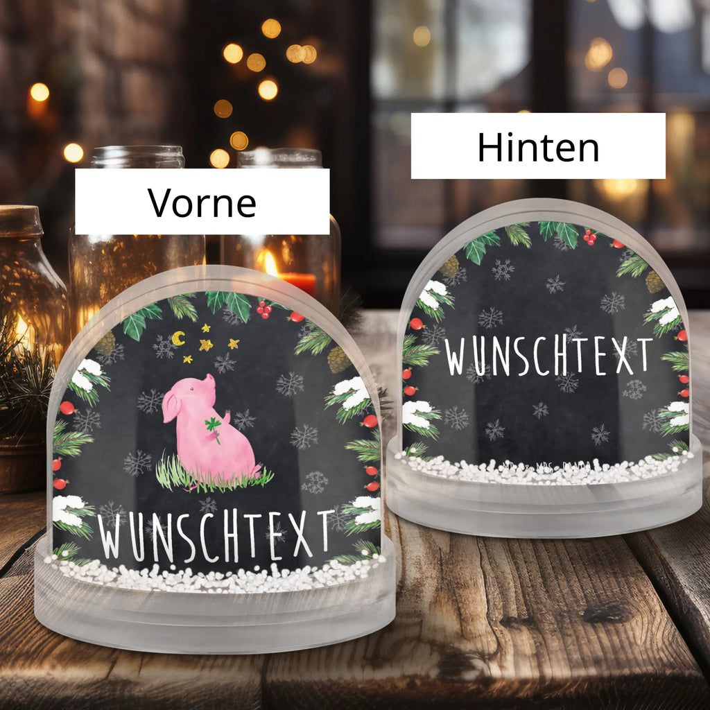Personalisierte Schneekugel Schwein Glück Geschenkidee Schneekugel Mit Namen, Winterkugel Mit Wunschtext, Schneekugel Mit Gravur, Schneekugel Mit Namen, Schneekugel Für Paare Mit Gravur, Moderne Schneekugel Mit Text, Schneekugel Für Erwachsene Mit Namen, Schneekugel Mit Liebevollem Text, Schneekugel Mit Spruch, Schneekugel Als Geschenk Mit Namen, Schneekugel Mit Spieluhr Und Gravur, Schneekugel Für Kinder Mit Wunschtext, Glaskugel Mit Namen, Romantische Schneekugel Mit Wunschtext, Weihnachtskugel Mit Wunschtext, Klassische Schneekugel Mit Namen, Schneekugel Mit Datum, Schneekugel Mit Text, Schneekugel Für Sammler Personalisiert, Schneekugel Mit Tiermotiv Und Wunschtext, Schneekugel Weihnachten Mit Namen, Schneekugel Mit Figur Und Gravur, Schneekugel Mit Initialen, Schneekugel Mit Herz Und Namen, Schneekugel Mit Wunschtext, Schneekugel Mit Licht Und Wunschtext, Schneekugel Mit Stadtmotiv Und Namen, Schneekugel Selbst Gestalten, Personalisierte Schneekugel, Tiermotive, Gute Laune, lustige Sprüche, Tiere, Sterne, Motivation, Träume, Schweinchen, Glücksbringer, Sernchen, Ziele, Schwein, Glücksschwein. Glück