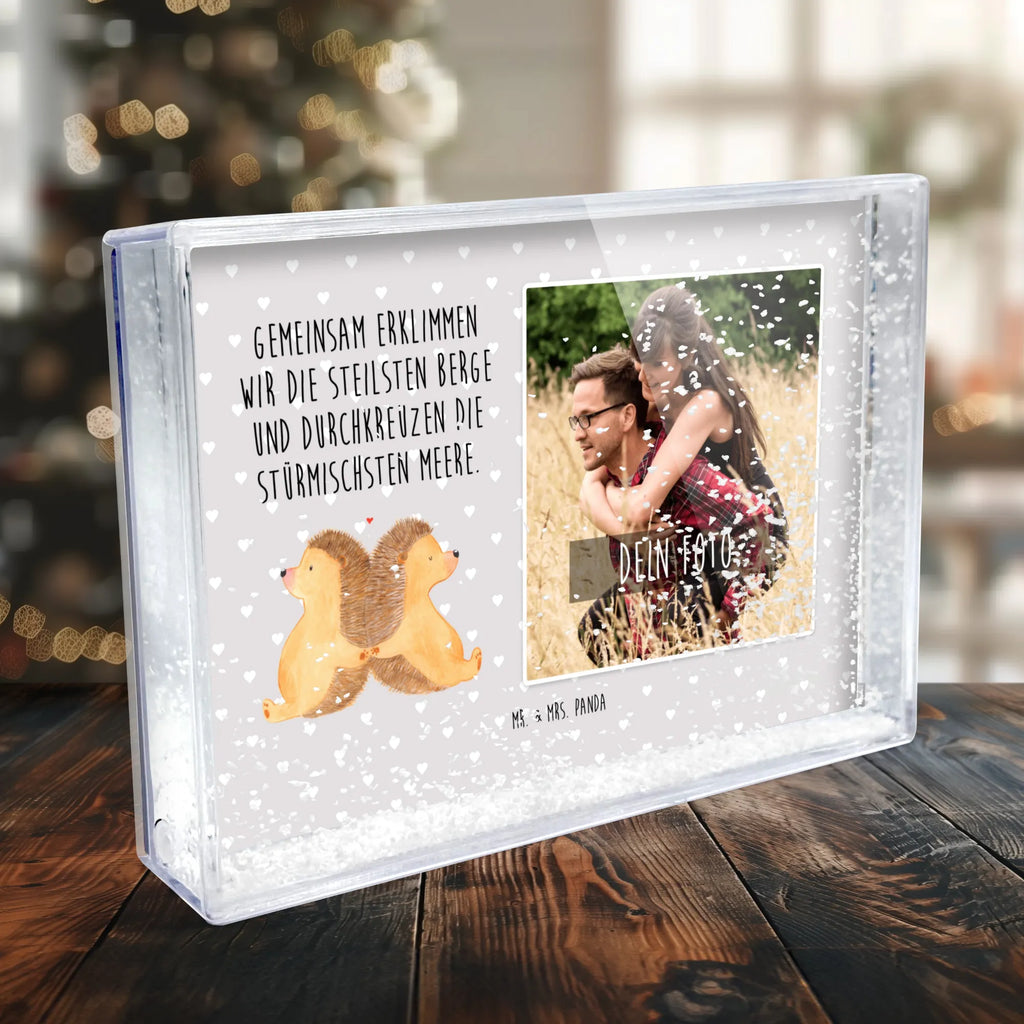 Shake Frame with Photo Hedgehogs holding hands Schüttelrahmen mit Foto, Fotogeschenke, Rahmen mit Foto, Orginalles Fotogeschenk, Bilderrahmen mit Foto, Fotogeschenk, Liebe, Partner, Freund, Freundin, Ehemann, Ehefrau, Heiraten, Verlobung, Heiratsantrag, Liebesgeschenk, Jahrestag, Hocheitstag, große Liebe, Igelliebe, Liebesbeweis, Lieblingsmensch, Igel, Geschenk für zwei, Hand in Hand, Hochzeit, Love, Liebesbotschaft, Gemeinsamkeit
