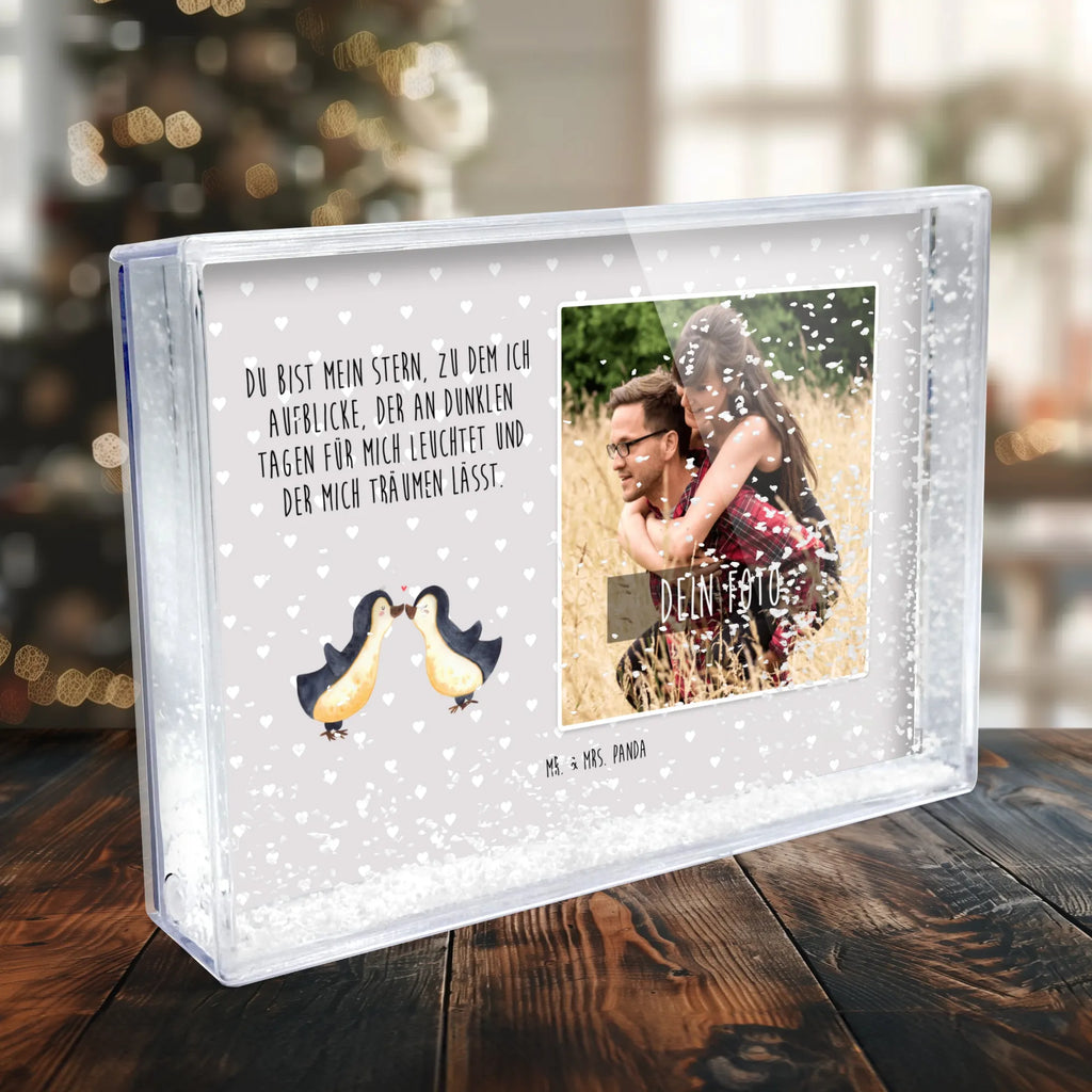 Shake Frame with Photo Penguins in love Schüttelrahmen mit Foto, Fotogeschenke, Fotogeschenk, Orginalles Fotogeschenk, Bilderrahmen mit Foto, Rahmen mit Foto, Liebe, Partner, Freund, Freundin, Ehemann, Ehefrau, Heiraten, Verlobung, Heiratsantrag, Liebesgeschenk, Jahrestag, Hocheitstag, Liebesbeweis, Gastgeschenk, Pinguin, Pinguine, Pinguin Paar, Verlobter, Geschenkidee, Pinguinpaar, Geschenk Freund, Hochzeit, Paar, Geschenk Hochzeitstag, Hochzeitstag, Verlobte, Pärchen. Liebespaar, Geschenk Freundin, Love, Liebesspruch, Pinguin Liebe