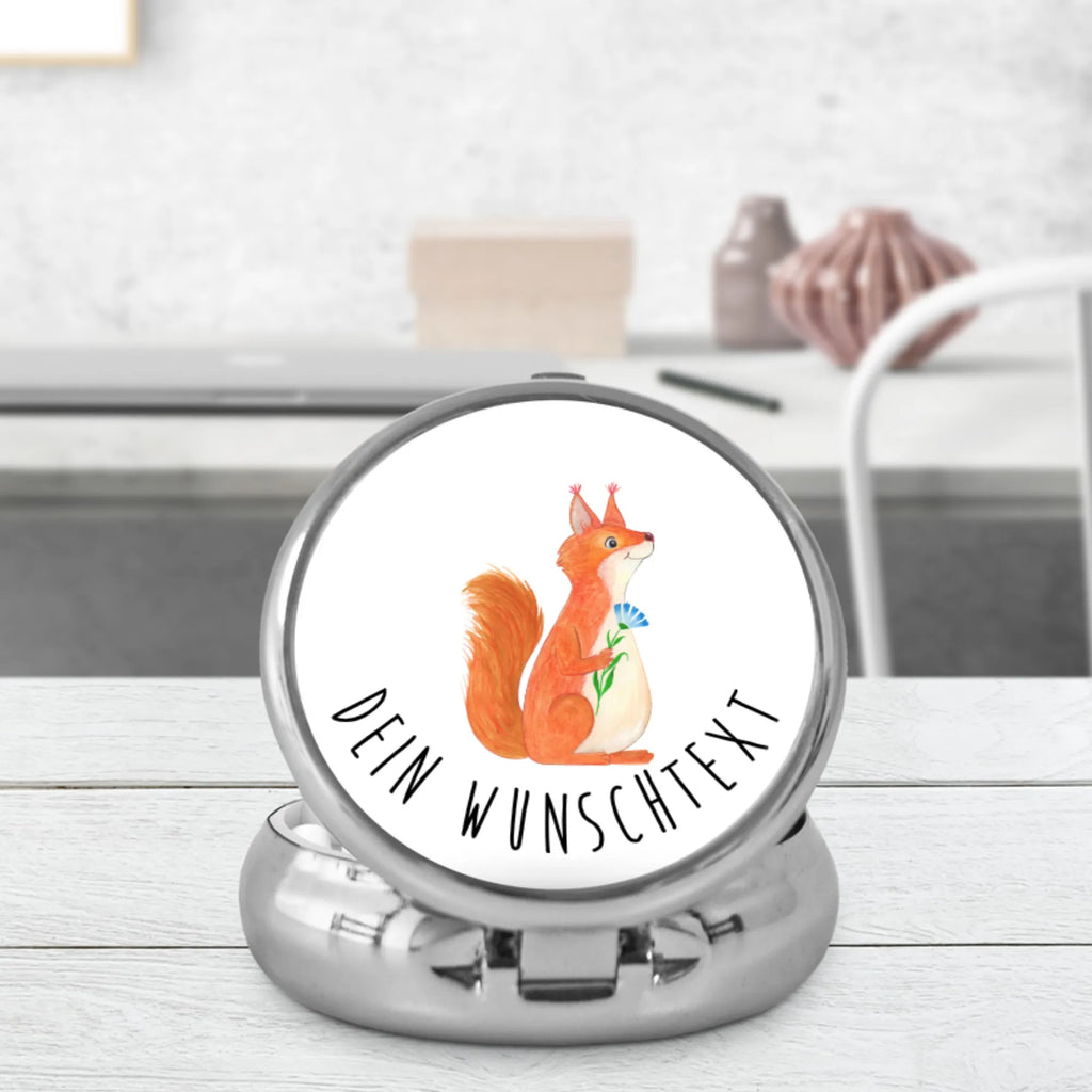 Personalisierte Pillendose Eichhörnchen Blume Personalisierte Pillendose klein, Personalisierte Pillendose, Tabletten, Personalisierte Pillenorganizer, Personalisierte Tablettenbox, Pillendose mit Wunschnamen, Personalisierte Dose, Pillen, Personalisierter Tablettenorganizer, Tiermotive, Gute Laune, lustige Sprüche, Tiere, Lachen, Eichhörnchen, Motivation Sprüche, glücklich Spruch, Spaß, Spruch Deko, Eichhorn, Spruch positiv, Motivation Bilder
