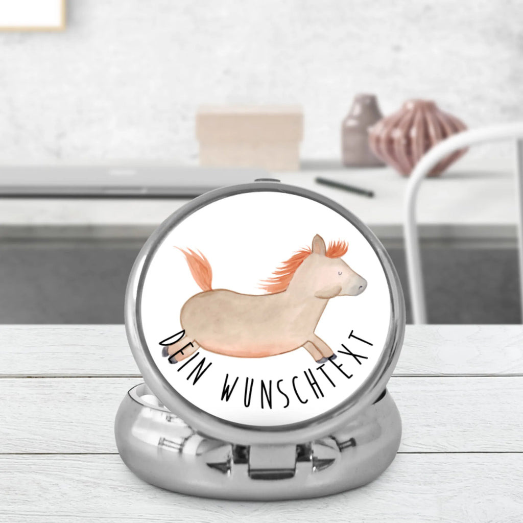 Personalized Pill Box Horse Jump Personalisierter Tablettenorganizer, Personalisierte Pillenorganizer, Personalisierte Pillendose klein, Personalisierte Pillendose, Pillendose mit Wunschnamen, Personalisierte Dose, Tabletten, Personalisierte Tablettenbox, Pillen, Bauernhof, Hoftiere, Landwirt, Landwirtin, ausreiten, reiten, Pferd, Pferdebesitzer, Pony, Pferdestall, Stall, Pferde