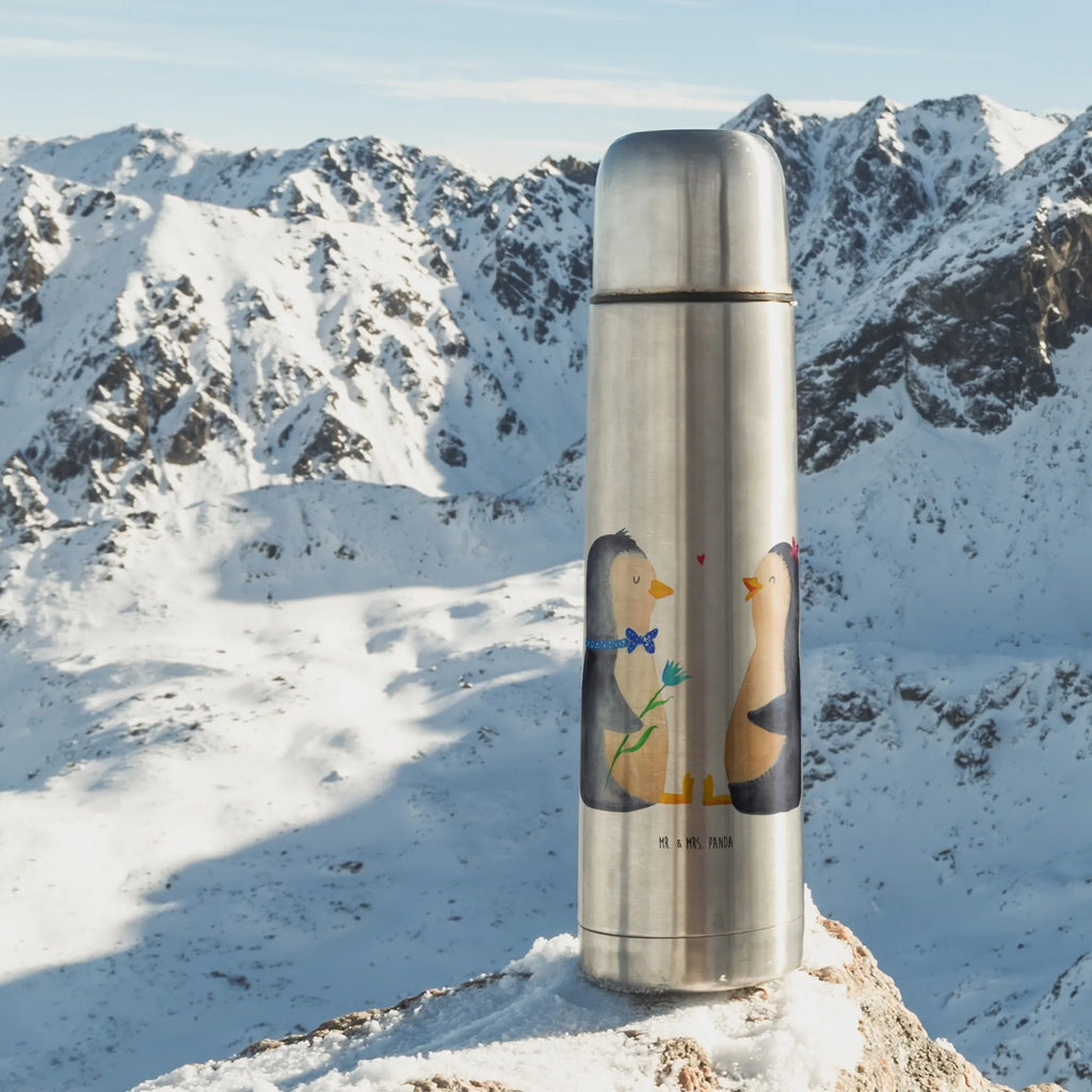 Thermoskanne Pinguin Pärchen Thermoskanne, Pinguin, Liebesgeschenk, Hochzeit, Pinguine, Liebesbeweis, Verlobung, Traumpaar, Liebe, Jahrestag, große Liebe, Liebespaar, Hochzeitsgeschenk, Hochzeitstag