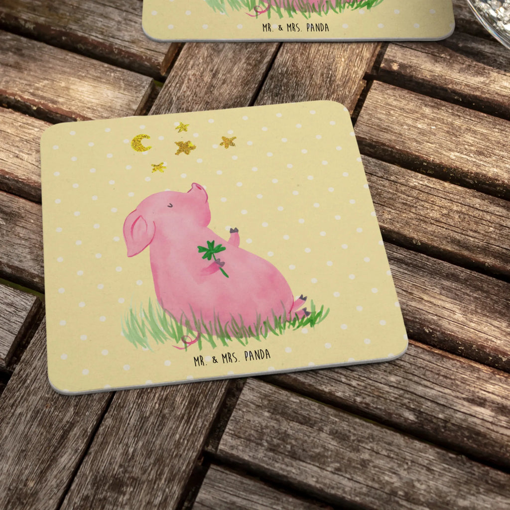 Bierdeckel Schwein Glück Tischdeko, Gastgeschenk Hochzeit, Bierdeckel, Tiermotive, Gute Laune, lustige Sprüche, Tiere, Träume, Ziele, Sernchen, Schwein, Schweinchen, Sterne, Glücksbringer, Motivation, Glücksschwein. Glück