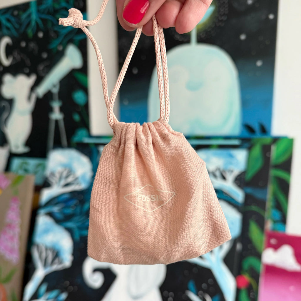 ORIGINAL Halskette "Pinguin" Original Street Art, Original Ölgemälde, Original Urban Art, Original Leinwandbild, Original Gemälde Porträt, Original Aquarell, Original Portraitgemälde, Original Gemälde Stillleben, Original Acrylgemälde, Original Galeriequalität, Original Triptychon, Original Grafisches Gemälde, Original Gemälde, Originalbild, Original Gemälde Figürlich, Original Signiertes Gemälde, Original Gemälde Auf Holz, Original Figurative Malerei, Original Stillleben, Original Gemälde Abstrakt, Original Realismus, Original Farbverlauf, Originaldruck Auf Leinwand, Handgemaltes Gemälde, Original Moderne Malerei, Original Großformat, Original Gemälde Landschaft, Original Gemälde Auf Karton, Original Kunst Sammlerstück, Original Diptychon, Original Pop Art Gemälde, Original Surrealismus, Original Pastellzeichnung, Original Künstlerarbeit, Original Kunstwerk, Original Mischtechnik, Unikat Gemälde, Original Minimalistisches Gemälde, Original Landschaftsgemälde, Original Expressionismus, Original Mit Rahmen, Original Texturiertes Gemälde, Original Impressionismus, Original Limitierte Auflage, Original Gemälde Auf Papier, Original Kleinformat, Original Rahmenlos, Original Abstraktes Gemälde, Mr. & Mr. Panda Unikate, Mr. & Mrs. Panda Originale