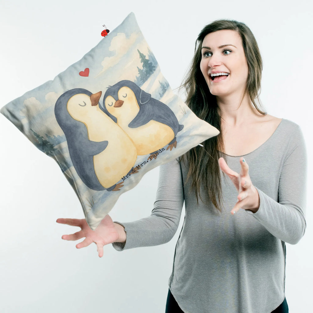 Cushion Penguin embrace Design Kissenhülle, Kopfkissen, Sofakissen, Dekokissen, Motivkissen, sofakissen, sitzkissen, Kissen, Kissenbezüge, Kissenbezug 40x40, Kissen 40x40, Kissenhülle 40x40, Zierkissen, Couchkissen, Dekokissen Sofa, Sofakissen 40x40, Dekokissen 40x40, Kopfkissen 40x40, Kissen 40x40 Waschbar, Pinguin, Liebe, Liebespaar, Liebesbeweis, Liebesgeschenk, Verlobung, Jahrestag, Hochzeitstag, Hochzeit, Hochzeitsgeschenk