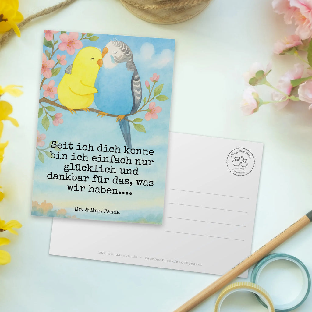 Postkarte Wellensittich Liebe Design Postkarte, Karte, Geschenkkarte, Grußkarte, Einladung, Ansichtskarte, Geburtstagskarte, Einladungskarte, Dankeskarte, Ansichtskarten, Einladung Geburtstag, Einladungskarten Geburtstag, Liebe, Partner, Freund, Freundin, Ehemann, Ehefrau, Heiraten, Verlobung, Heiratsantrag, Liebesgeschenk, Jahrestag, Hocheitstag, Vögel, Wellensittich, Nähe, Kuscheln, Vertrauen