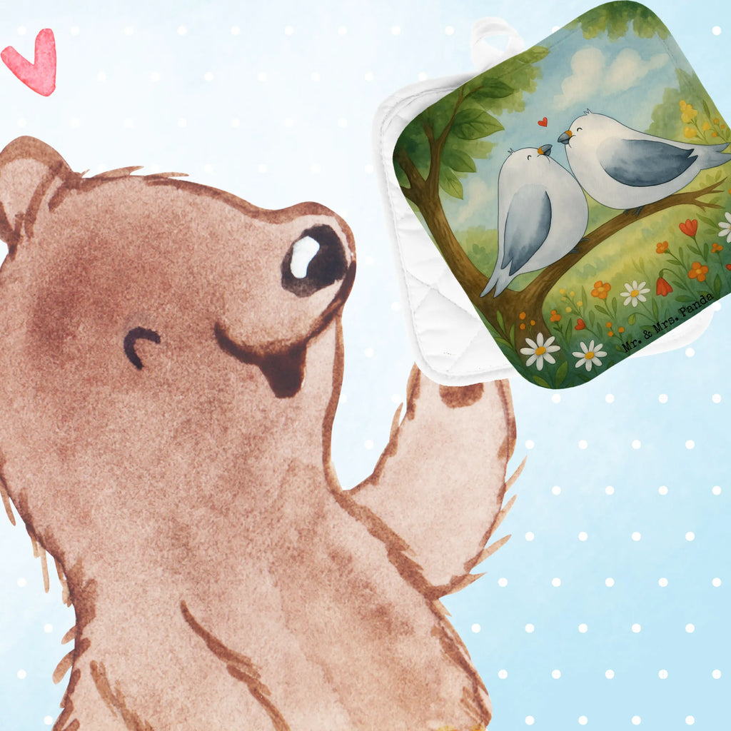 2er Set Topflappen  Turteltauben Liebe Design Topfuntersetzer, Ofenhandschuh, Topflappen 2er Set, Topflappen lustig, Topflappenset, Ofenhandschuhe, Topflappen Set, Topflappen, Schöne Topflappen, Topflappen mit Spruch, Topfhandschuhe, Topfhandschuh, Liebe, Partner, Freund, Freundin, Ehemann, Ehefrau, Heiraten, Verlobung, Heiratsantrag, Liebesgeschenk, Jahrestag, Hocheitstag, Turteltäubchen, Geschenk Freundin, Hochzeitstag, Tauben, Geschenk Freund, Verheiratet, Verlobt, Verliebt, Geschenk Hochzeit, Turteltauben, Liebesbeweis