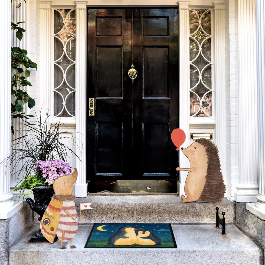 Fußmatte Pinguine Einschlafen Design Türvorleger, Schmutzmatte, Fußabtreter, Matte, Schmutzfänger, Fußabstreifer, Schmutzfangmatte, Türmatte, Motivfußmatte, Haustürmatte, Vorleger, Fussmatten, Fußmatten, Gummimatte, Fußmatte außen, Fußmatte innen, Fussmatten online, Gummi Matte, Sauberlaufmatte, Fußmatte waschbar, Fußmatte outdoor, Schmutzfangmatte waschbar, Eingangsteppich, Fußabstreifer außen, Fußabtreter außen, Schmutzfangteppich, Fußmatte außen wetterfest, Liebe, Partner, Freund, Freundin, Ehemann, Ehefrau, Heiraten, Verlobung, Heiratsantrag, Liebesgeschenk, Jahrestag, Hocheitstag, Valentinstag, Geschenk für Frauen, Hochzeitstag, Mitbringsel, Geschenk für Freundin, Geschenk für Partner, Liebesbeweis, für Männer, für Ehemann