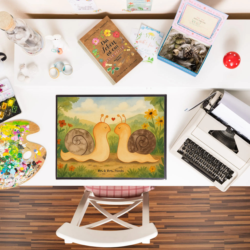Schreibtischunterlage Schnecken Liebe Design Schreibunterlage, Schreibtischauflage, Bürobedarf, Büroartikel, Schreibwaren, Schreibtisch Unterlagen, Schreibtischunterlage Groß, Liebe, Partner, Freund, Freundin, Ehemann, Ehefrau, Heiraten, Verlobung, Heiratsantrag, Liebesgeschenk, Jahrestag, Hocheitstag