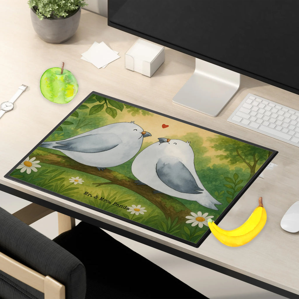 Podkładka na biurko Gołębia miłość Design Schreibunterlage, Schreibtischauflage, Bürobedarf, Büroartikel, Schreibwaren, Schreibtisch Unterlagen, Schreibtischunterlage Groß, Liebe, Partner, Freund, Freundin, Ehemann, Ehefrau, Heiraten, Verlobung, Heiratsantrag, Liebesgeschenk, Jahrestag, Hocheitstag, Turteltauben, Turteltäubchen, Tauben, Verliebt, Verlobt, Verheiratet, Geschenk Freundin, Geschenk Freund, Liebesbeweis, Hochzeitstag, Geschenk Hochzeit