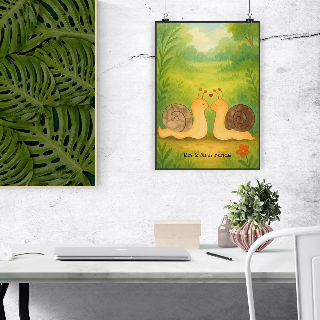 Poster Snails in love Design Raumdekoration, Kunstdruck, Mr. & Mrs. Panda Poster, Poster, Wanddeko, Handgemaltes Poster, Wandposter, Küchenposter, Posterdruck, Designposter, Wanddeko Bild, Kinderposter, Bild, Wanddekoration, Liebe, Partner, Freund, Freundin, Ehemann, Ehefrau, Heiraten, Verlobung, Heiratsantrag, Liebesgeschenk, Jahrestag, Hocheitstag