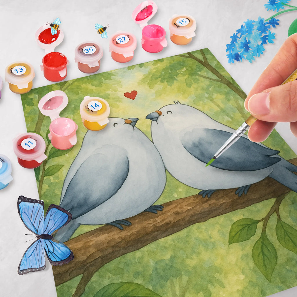 Paint by Numbers Turtledoves in love Design Malen nach Zahlen, DIY, Malen, Kunstwerk, Künstler, Bastelidee, Baseln, Kreativität, Ausmalbild, Liebe, Partner, Freund, Freundin, Ehemann, Ehefrau, Heiraten, Verlobung, Heiratsantrag, Liebesgeschenk, Jahrestag, Hocheitstag, Turteltäubchen, Turteltauben, Geschenk Hochzeit, Hochzeitstag, Tauben, Verlobt, Geschenk Freund, Geschenk Freundin, Verheiratet, Verliebt, Liebesbeweis