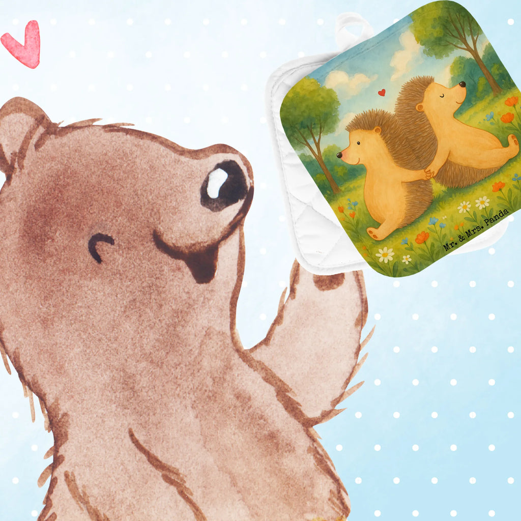 2er Set Topflappen  Igel händchenhaltend Design Topflappenset, Topfuntersetzer, Topfhandschuh, Topflappen, Topflappen 2er Set, Topflappen Set, Schöne Topflappen, Ofenhandschuh, Topflappen lustig, Topflappen mit Spruch, Topfhandschuhe, Ofenhandschuhe, Liebe, Partner, Freund, Freundin, Ehemann, Ehefrau, Heiraten, Verlobung, Heiratsantrag, Liebesgeschenk, Jahrestag, Hocheitstag, Lieblingsmensch, Igel, Hand in Hand, Love, Igelliebe, Gemeinsamkeit, große Liebe, Liebesbeweis, Liebesbotschaft, Geschenk für zwei, Hochzeit