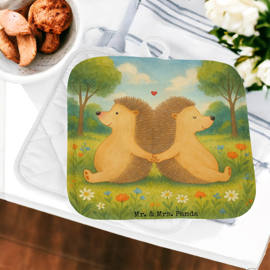 2er Set Topflappen  Igel händchenhaltend Design Topflappenset, Topfuntersetzer, Topfhandschuh, Topflappen, Topflappen 2er Set, Topflappen Set, Schöne Topflappen, Ofenhandschuh, Topflappen lustig, Topflappen mit Spruch, Topfhandschuhe, Ofenhandschuhe, Liebe, Partner, Freund, Freundin, Ehemann, Ehefrau, Heiraten, Verlobung, Heiratsantrag, Liebesgeschenk, Jahrestag, Hocheitstag, Lieblingsmensch, Igel, Hand in Hand, Love, Igelliebe, Gemeinsamkeit, große Liebe, Liebesbeweis, Liebesbotschaft, Geschenk für zwei, Hochzeit