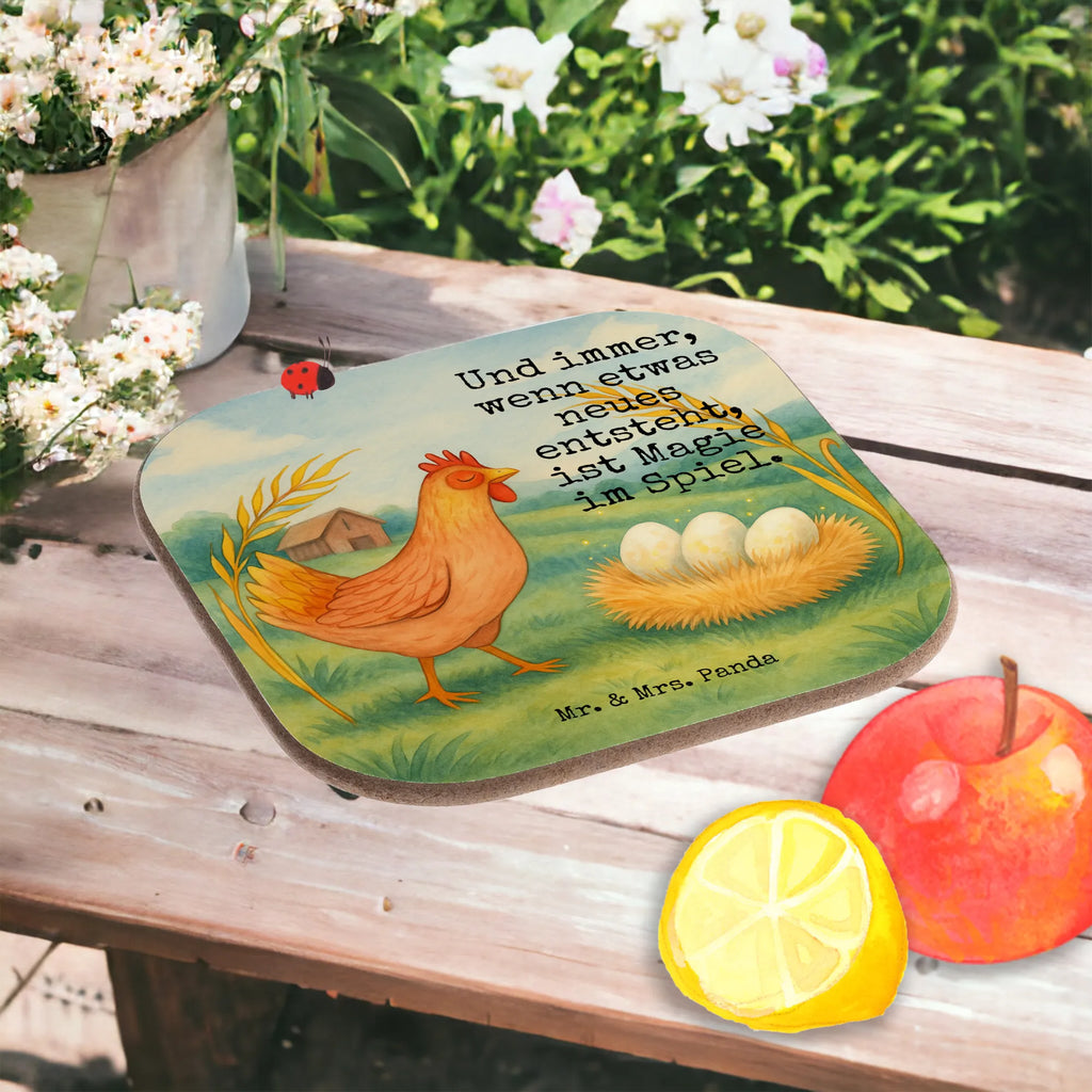 Podkładka kurczak Dumny Design bieruntersetzer, Teeuntersetzer, Tassenuntersetzer, hartfaser untersetzer, weinglasuntersetzer, gläseruntersetzer, weinflaschenuntersetzer, Untersetzer Tasse, Untersetzer Gläser, Untersetzer für Gläser, Flaschenuntersetzer, Tassen Untersetzer, Tischuntersetzer, Kaffeeuntersetzer, Untersetzer Kaffee, Untersetzer Tee, Becheruntersetzer, Untersetzer Glas, Getränkeuntersetzer, hartfaseruntersetzer, Glasuntersetzer, weinuntersetzer, Untersetzer, Bauernhof, Hoftiere, Landwirt, Landwirtin, Hof, Hahn, Eier, Motivation, Henne, Spruch, Hühner, Schwangerschaft, Geburt, Landleben, Magie