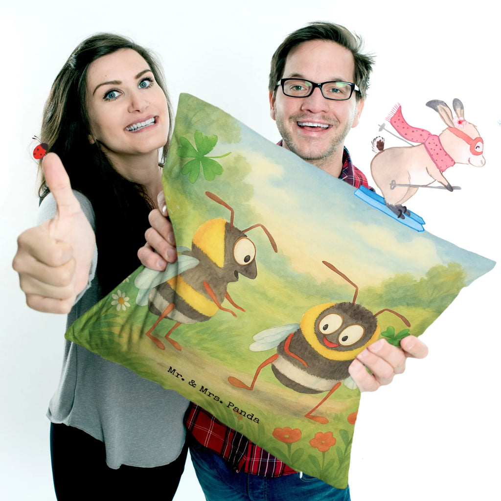 40x40 Kissen Bienen Paar Design Kissenhülle, Kopfkissen, Sofakissen, Dekokissen, Motivkissen, sofakissen, sitzkissen, Kissen, Kissenbezüge, Kissenbezug 40x40, Kissen 40x40, Kissenhülle 40x40, Zierkissen, Couchkissen, Dekokissen Sofa, Sofakissen 40x40, Dekokissen 40x40, Kopfkissen 40x40, Kissen 40x40 Waschbar, Liebe, Partner, Freund, Freundin, Ehemann, Ehefrau, Heiraten, Verlobung, Heiratsantrag, Liebesgeschenk, Jahrestag, Hocheitstag, Valentinstag, Geschenk für Frauen, Hochzeitstag, Mitbringsel, Geschenk für Freundin, Geschenk für Partner, Liebesbeweis, für Männer, für Ehemann, Schildkröten, verliebte Schildkröten