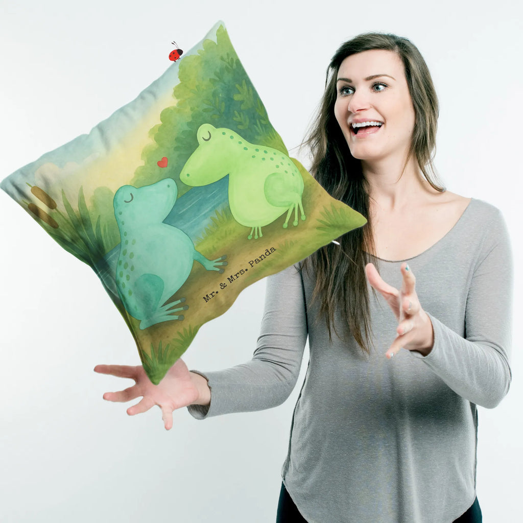Cushion Frogs in love Design Sofakissen, sitzkissen, Dekokissen, Kissen 40x40, Zierkissen, Kissenbezüge, Couchkissen, Motivkissen, Kopfkissen 40x40, Sofakissen 40x40, Kissenbezug 40x40, Dekokissen 40x40, sofakissen, Kissen 40x40 Waschbar, Kissenhülle, Kissen, Kopfkissen, Dekokissen Sofa, Kissenhülle 40x40, Liebe, Partner, Freund, Freundin, Ehemann, Ehefrau, Heiraten, Verlobung, Heiratsantrag, Liebesgeschenk, Jahrestag, Hocheitstag, Hochzeitstag, Frosch, Verliebt, Geschenk Hochzeit, Verlobt, Froschkönig, Verheiratet, Frösche, Geschenk Freund, Fröschchen, Liebesbeweis, Geschenk Freundin
