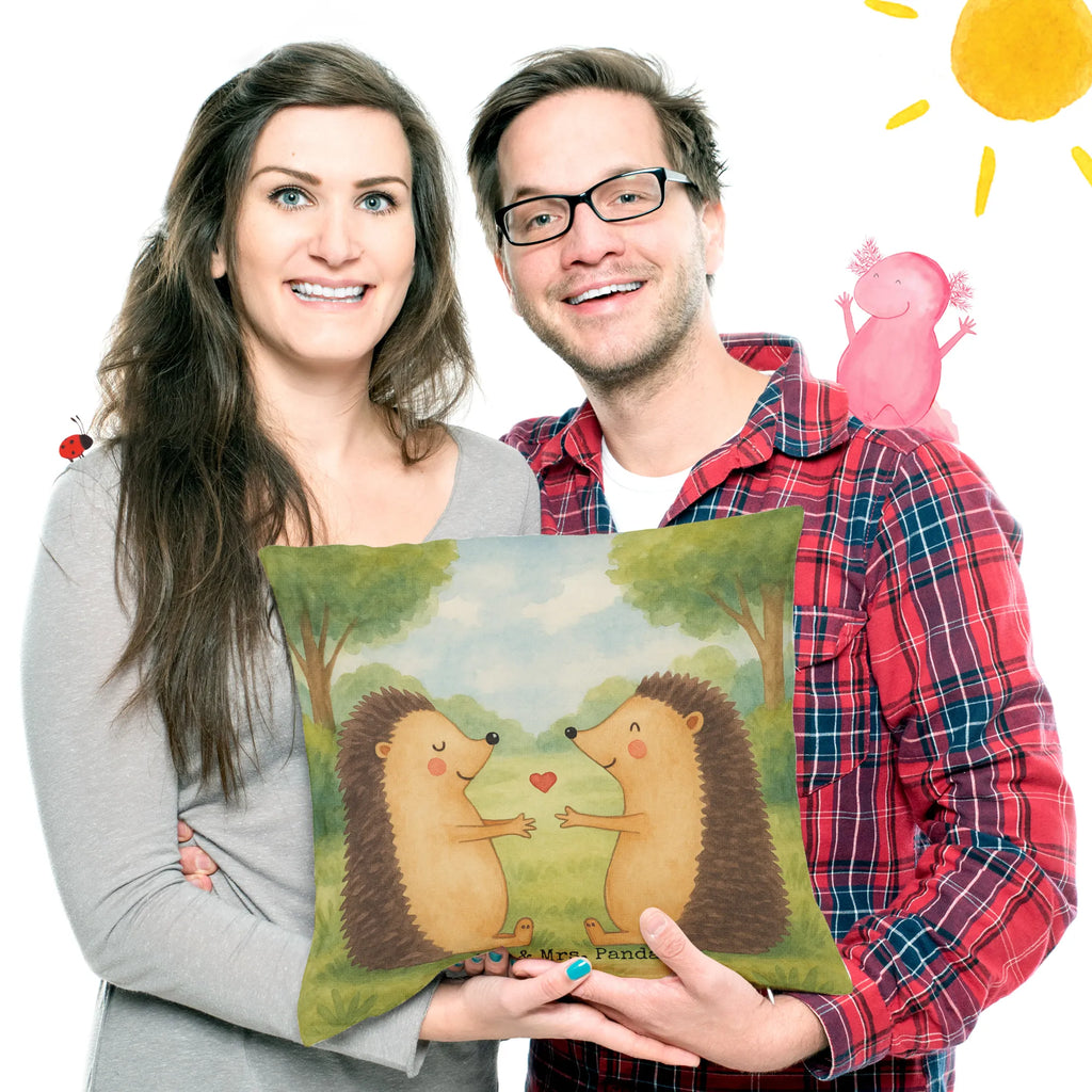 Cushion Hedgehogs in love Design Kissenhülle, Kopfkissen, Sofakissen, Dekokissen, Motivkissen, sofakissen, sitzkissen, Kissen, Kissenbezüge, Kissenbezug 40x40, Kissen 40x40, Kissenhülle 40x40, Zierkissen, Couchkissen, Dekokissen Sofa, Sofakissen 40x40, Dekokissen 40x40, Kopfkissen 40x40, Kissen 40x40 Waschbar, Liebe, Partner, Freund, Freundin, Ehemann, Ehefrau, Heiraten, Verlobung, Heiratsantrag, Liebesgeschenk, Jahrestag, Hocheitstag, Verliebt, Verlobt, Verheiratet, Geschenk, Liebesbeweis, Hochzeitstag, Hochzeit, Igel