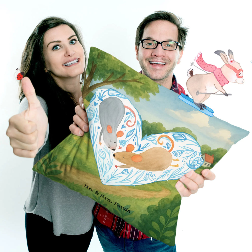 40x40 Kissen Mäuse Herz Design Kissen 40x40, Kissenbezug 40x40, Sofakissen, Motivkissen, Kopfkissen, Dekokissen Sofa, Kissen 40x40 Waschbar, Dekokissen 40x40, sofakissen, sitzkissen, Kissenhülle, Kissenbezüge, Kissen, Zierkissen, Kopfkissen 40x40, Sofakissen 40x40, Dekokissen, Couchkissen, Kissenhülle 40x40, Liebe, Partner, Freund, Freundin, Ehemann, Ehefrau, Heiraten, Verlobung, Heiratsantrag, Liebesgeschenk, Jahrestag, Hocheitstag, Hochzeit, Gemeinsamkeit, Mäuse, Liebesbotschaft, Liebesbeweis, Love, Lieblingsmensch, Maus, Geschenk für zwei