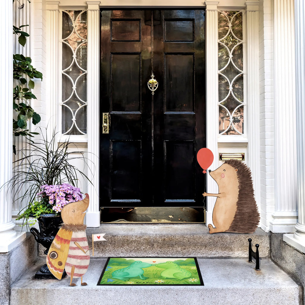 Fußmatte Frosch Liebe Design Fußabtreter, Fußmatte innen, Fußabstreifer außen, Schmutzmatte, Gummimatte, Fußmatte waschbar, Motivfußmatte, Gummi Matte, Schmutzfangmatte, Fussmatten online, Schmutzfangteppich, Matte, Fußabtreter außen, Sauberlaufmatte, Türvorleger, Fußabstreifer, Schmutzfangmatte waschbar, Fußmatte außen, Fußmatten, Eingangsteppich, Fußmatte außen wetterfest, Haustürmatte, Fussmatten, Türmatte, Vorleger, Schmutzfänger, Fußmatte outdoor, Liebe, Partner, Freund, Freundin, Ehemann, Ehefrau, Heiraten, Verlobung, Heiratsantrag, Liebesgeschenk, Jahrestag, Hocheitstag, Froschkönig, Geschenk Freundin, Verliebt, Verheiratet, Fröschchen, Frösche, Geschenk Freund, Hochzeitstag, Frosch, Liebesbeweis, Verlobt, Geschenk Hochzeit