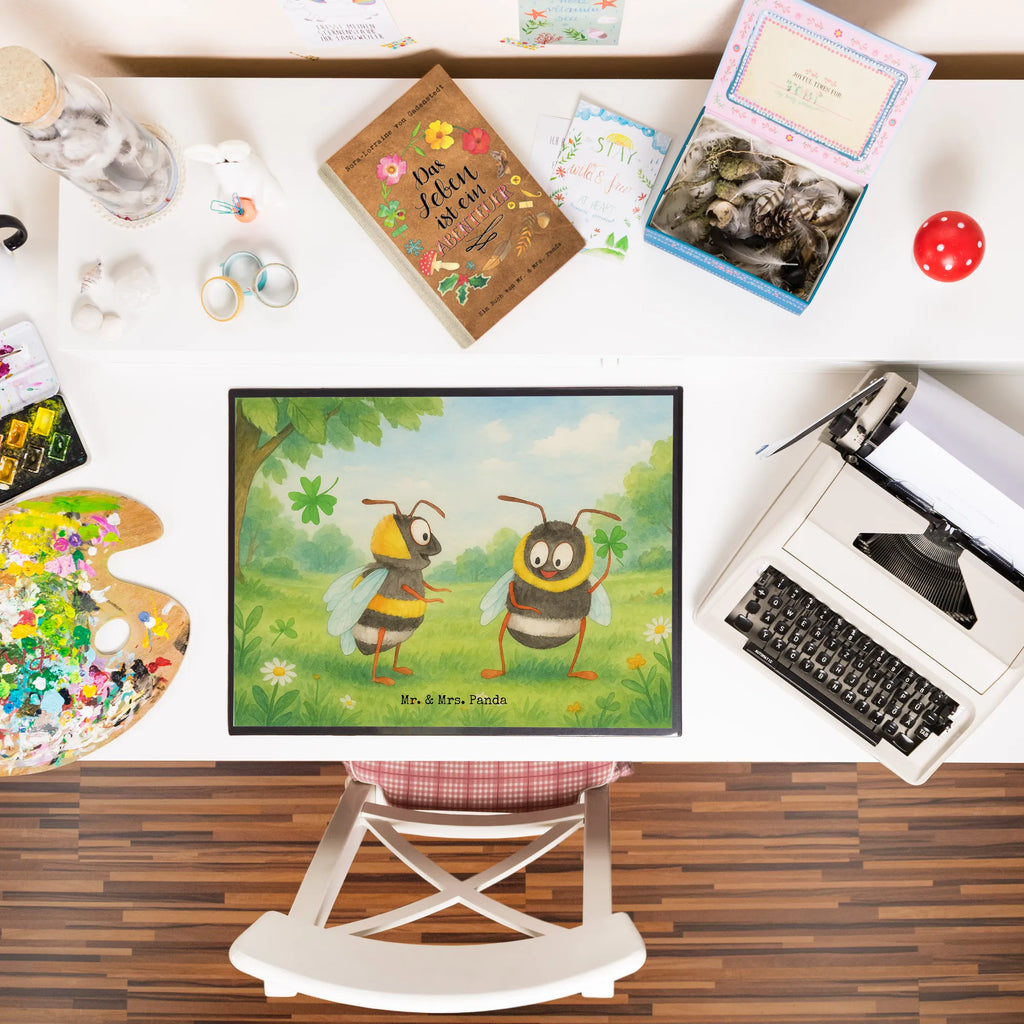 Desk pad bees Pair Design Büroartikel, Schreibwaren, Schreibtischauflage, Schreibtisch Unterlagen, Schreibtischunterlage Groß, Schreibunterlage, Bürobedarf, Liebe, Partner, Freund, Freundin, Ehemann, Ehefrau, Heiraten, Verlobung, Heiratsantrag, Liebesgeschenk, Jahrestag, Hocheitstag, für Männer, Geschenk für Partner, Liebesbeweis, Schildkröten, verliebte Schildkröten, für Ehemann, Hochzeitstag, Valentinstag, Geschenk für Freundin, Geschenk für Frauen, Mitbringsel