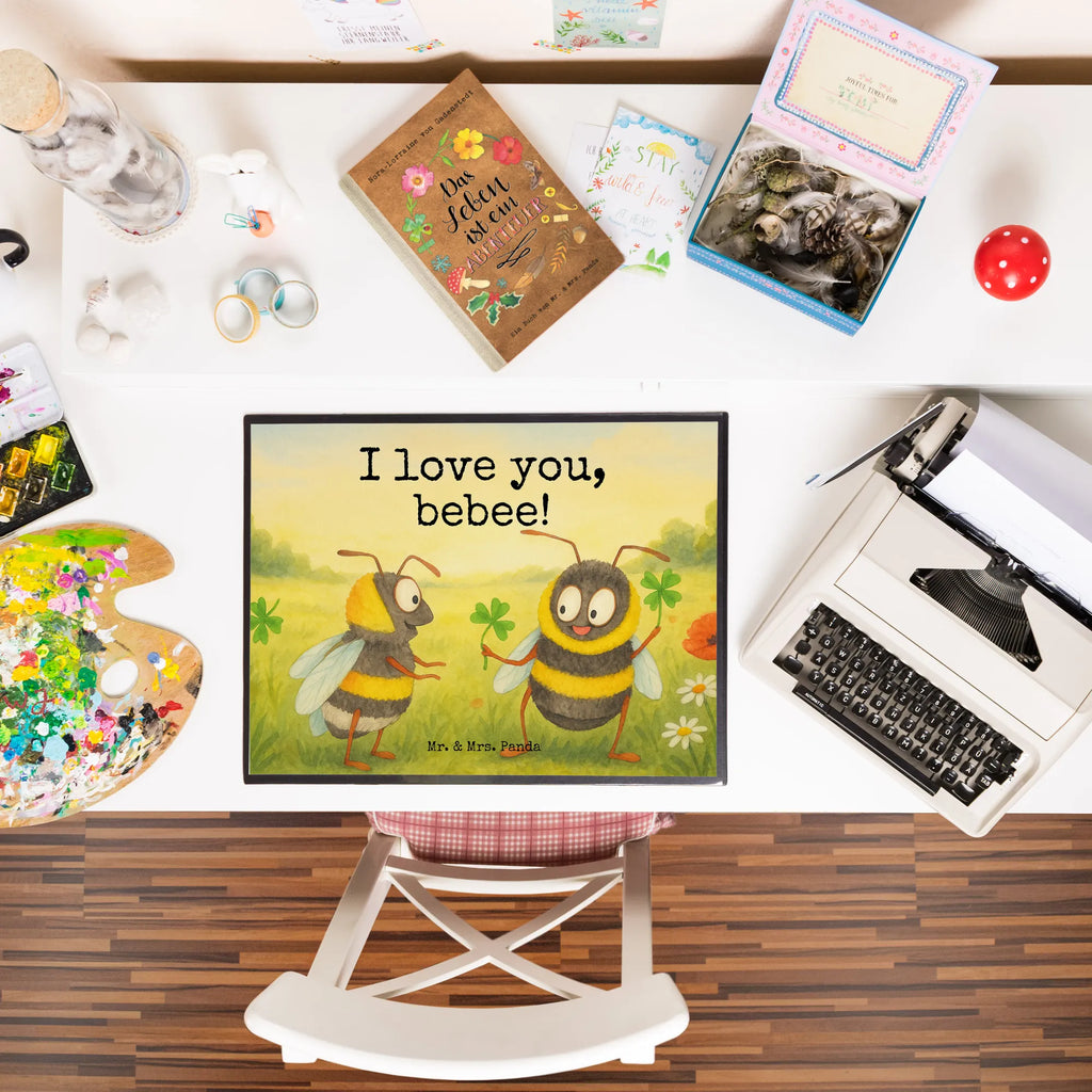 Desk pad bees Pair Design Büroartikel, Schreibwaren, Schreibtischauflage, Schreibtisch Unterlagen, Schreibtischunterlage Groß, Schreibunterlage, Bürobedarf, Liebe, Partner, Freund, Freundin, Ehemann, Ehefrau, Heiraten, Verlobung, Heiratsantrag, Liebesgeschenk, Jahrestag, Hocheitstag, für Männer, Geschenk für Partner, Liebesbeweis, Schildkröten, verliebte Schildkröten, für Ehemann, Hochzeitstag, Valentinstag, Geschenk für Freundin, Geschenk für Frauen, Mitbringsel
