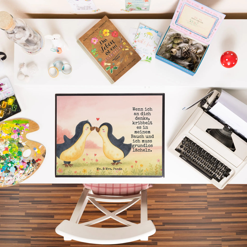 Podkładka na biurko Pingwiny Pocałunek Design Schreibtischauflage, Schreibunterlage, Schreibwaren, Bürobedarf, Büroartikel, Schreibtisch Unterlagen, Schreibtischunterlage Groß, Liebe, Partner, Freund, Freundin, Ehemann, Ehefrau, Heiraten, Verlobung, Heiratsantrag, Liebesgeschenk, Jahrestag, Hocheitstag, Valentinstag, Mitbringsel, Geschenk für Partner, Hochzeitstag, Geschenk für Frauen, Liebesbeweis, Geschenk für Freundin, für Männer, für Ehemann