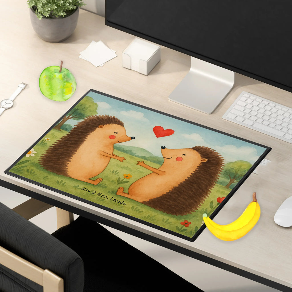 Desk pad Hedgehogs in love Design Schreibtischauflage, Schreibtischunterlage Groß, Schreibtisch Unterlagen, Schreibunterlage, Büroartikel, Schreibwaren, Bürobedarf, Liebe, Partner, Freund, Freundin, Ehemann, Ehefrau, Heiraten, Verlobung, Heiratsantrag, Liebesgeschenk, Jahrestag, Hocheitstag, Igel, Hochzeitstag, Verheiratet, Geschenk, Hochzeit, Verlobt, Verliebt, Liebesbeweis