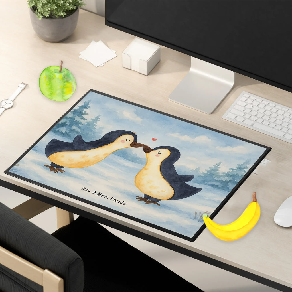 Podkładka na biurko Pingwin Miłość Design Schreibunterlage, Schreibtischauflage, Bürobedarf, Büroartikel, Schreibwaren, Schreibtisch Unterlagen, Schreibtischunterlage Groß, Liebe, Partner, Freund, Freundin, Ehemann, Ehefrau, Heiraten, Verlobung, Heiratsantrag, Liebesgeschenk, Jahrestag, Hocheitstag, Pinguin, Pinguine, Pinguin Paar, Pinguinpaar, Pinguin Liebe, Paar, Pärchen. Liebespaar, Liebesbeweis, Liebesspruch, Hochzeitstag, Geschenk Freund, Geschenk Freundin, Verlobte, Verlobter, Love, Geschenk Hochzeitstag, Geschenkidee, Hochzeit, Gastgeschenk