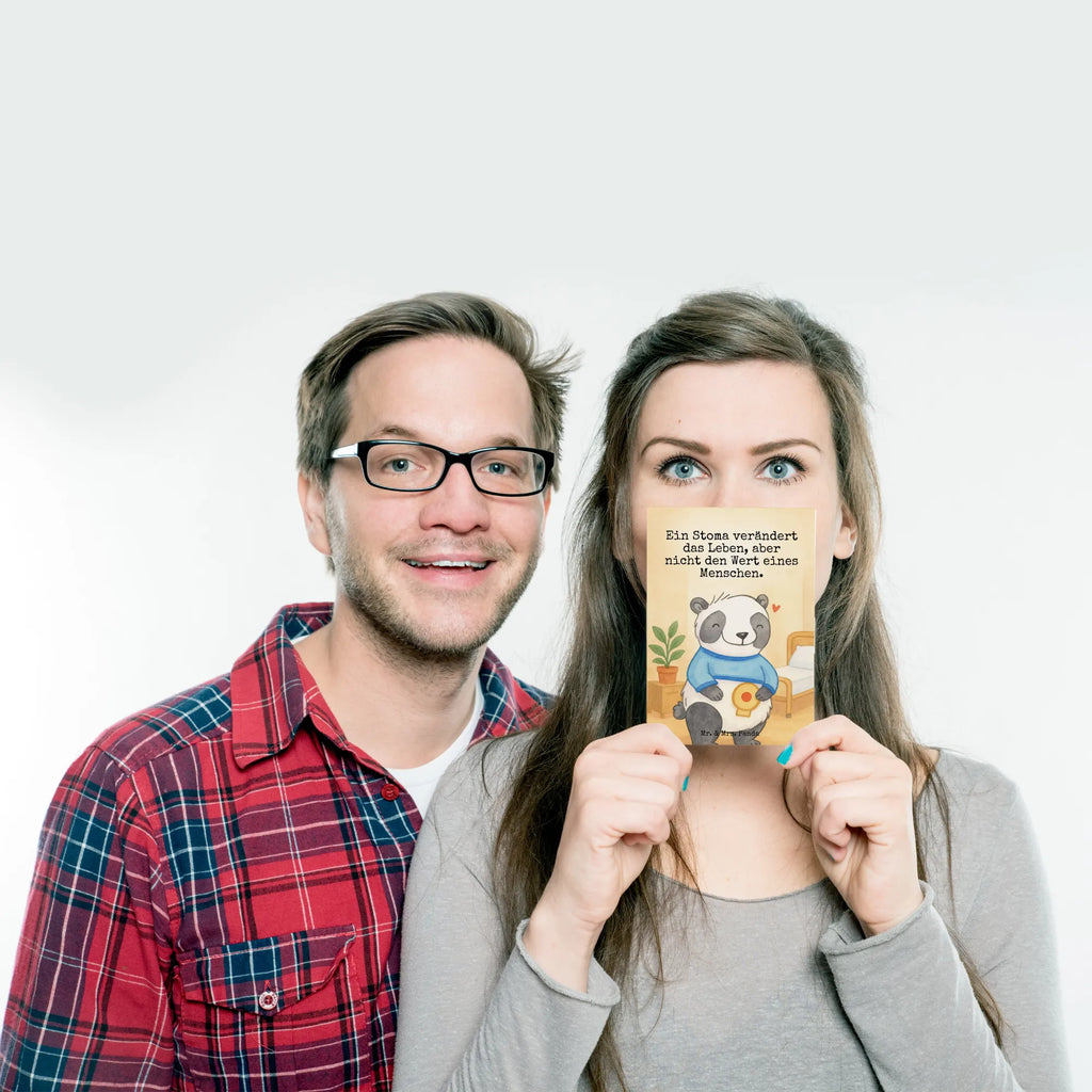 Postkarte Panda künstlicher Darmausgang Design Geschenkkarte, Einladung, Postkarte, Dankeskarte, Ansichtskarten, Geburtstagskarte, Ansichtskarte, Karte, Einladungskarten Geburtstag, Grußkarte, Einladungskarte, Einladung Geburtstag, künstlicher Darmausgang, Panda, Stoma, Stomabeutel